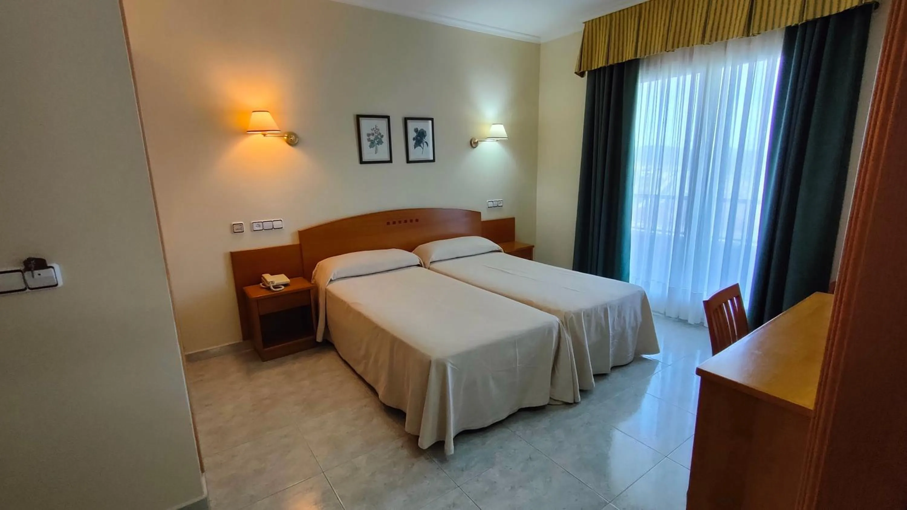 Photo of the whole room, Bed in Hotel La Lanzada