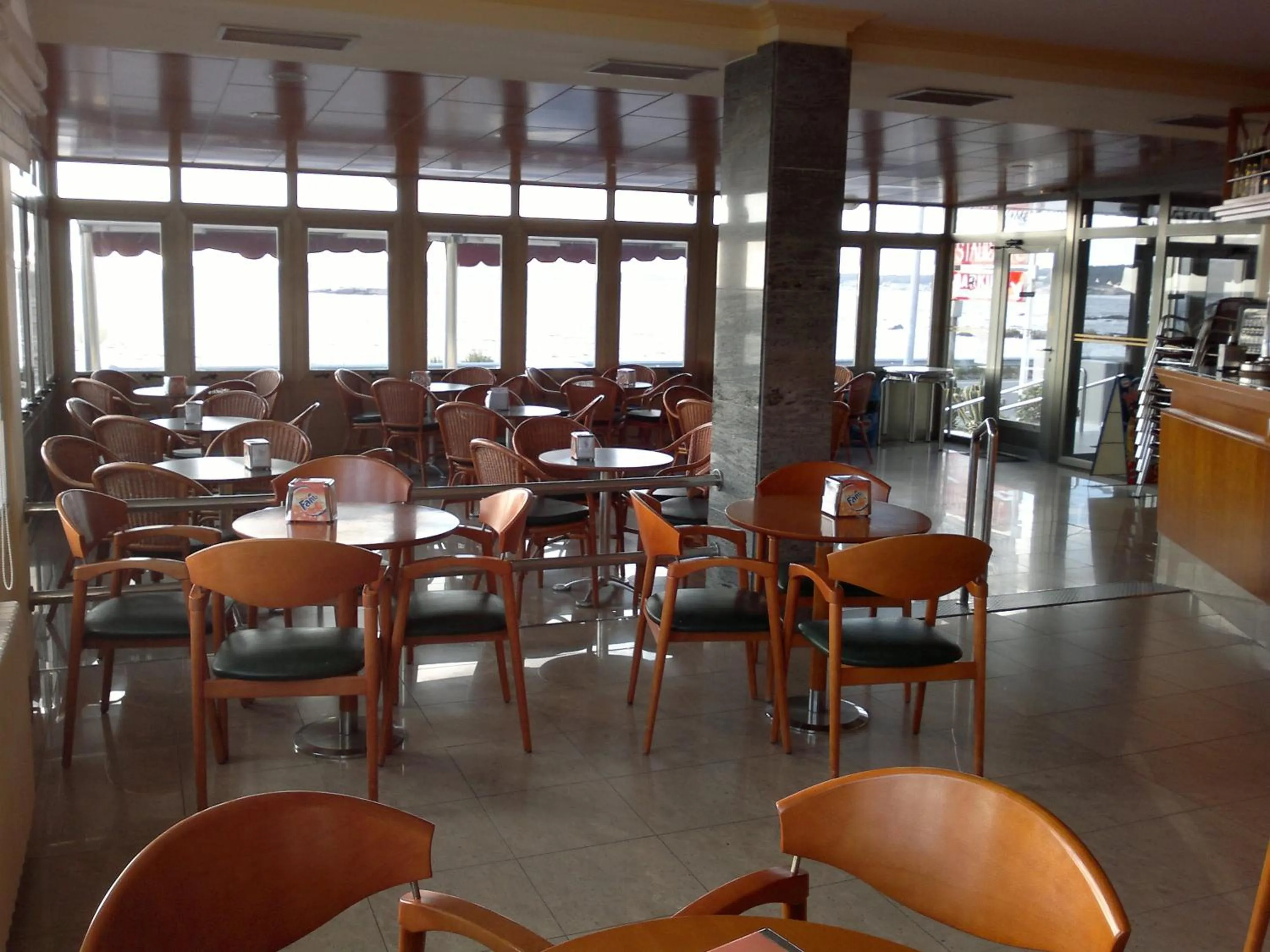 Restaurant/places to eat in Hotel La Lanzada