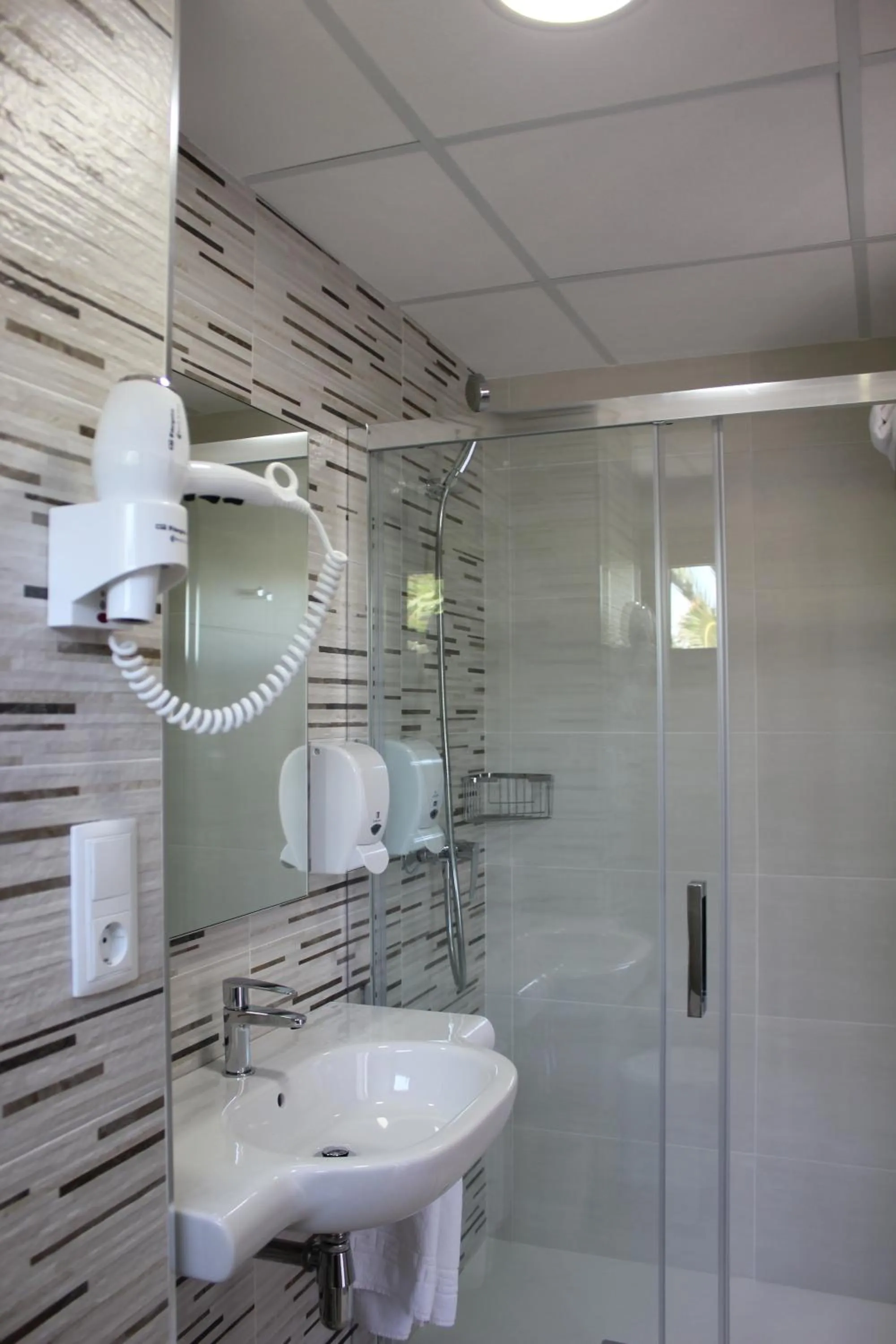Bathroom in Hotel La Lanzada