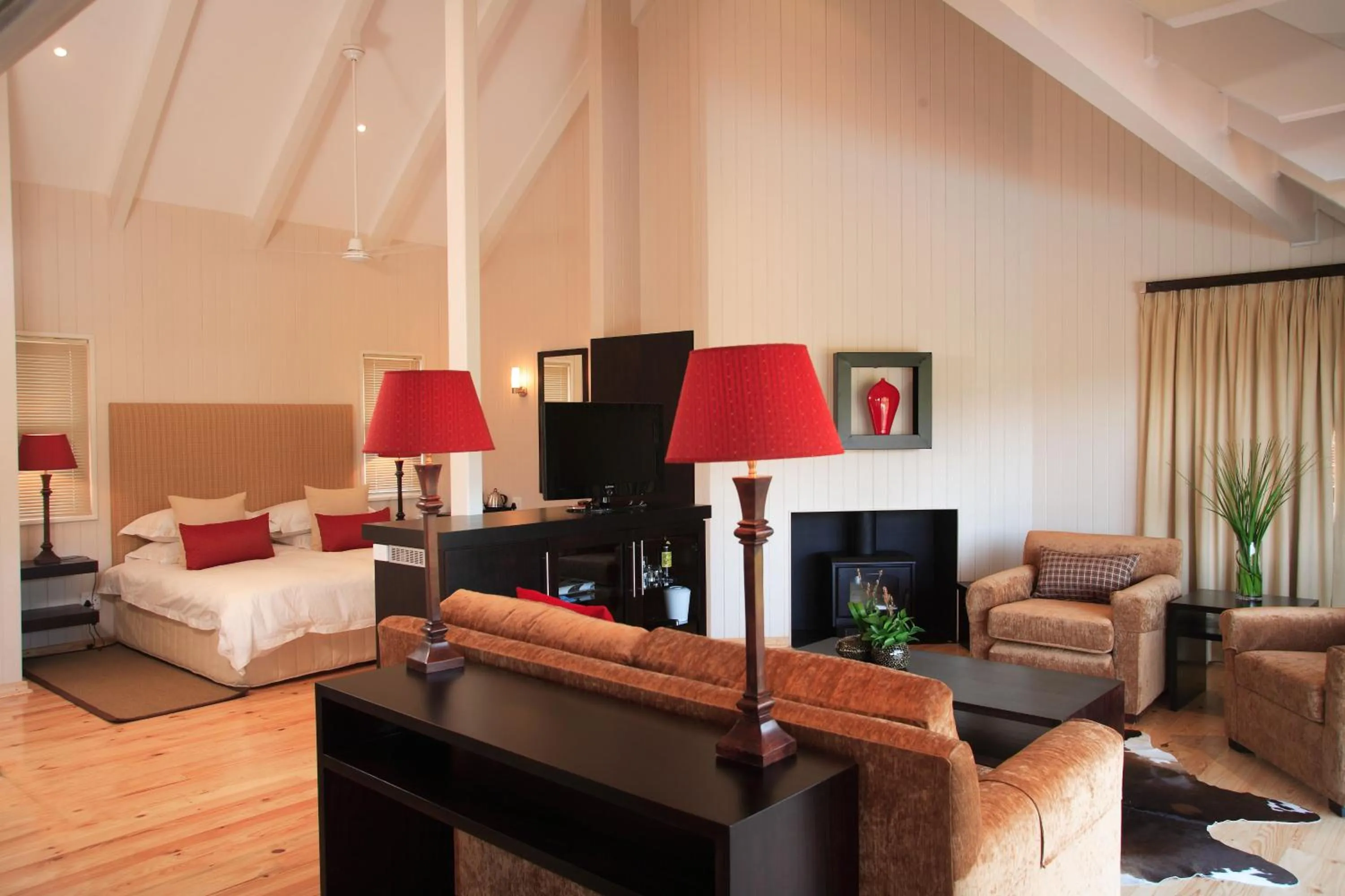 Bed in The Fernery Lodge & Spa