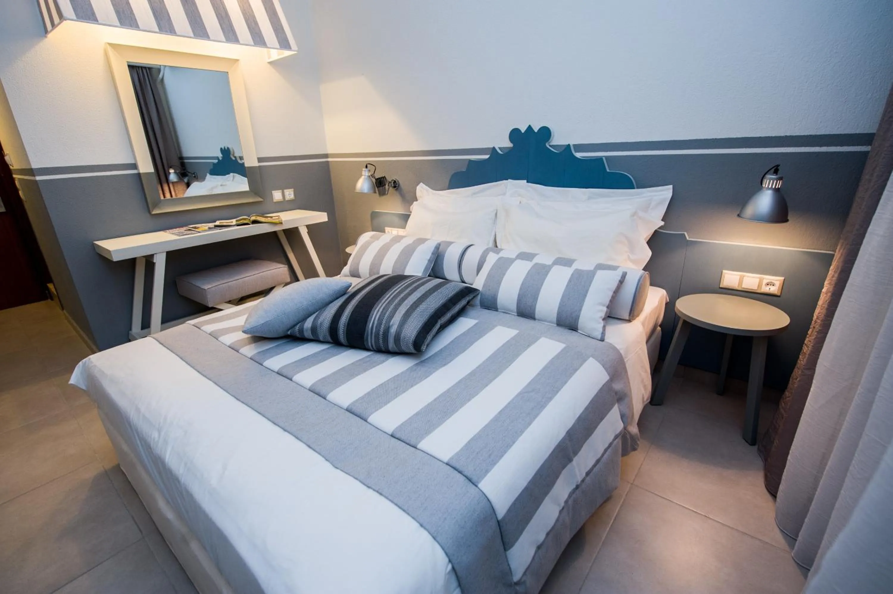 Photo of the whole room, Bed in Alkyon Hotel