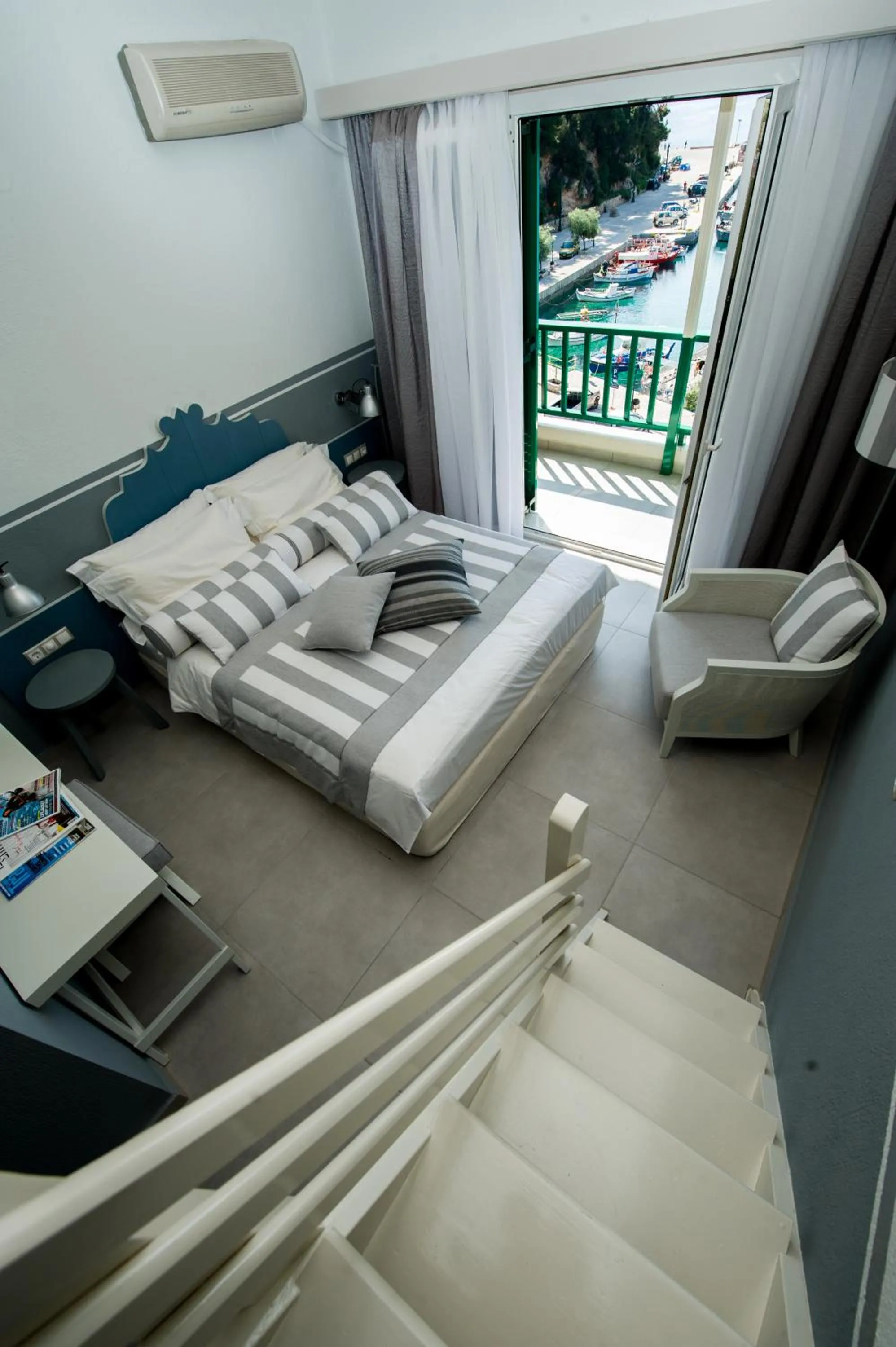 Day, Bed in Alkyon Hotel