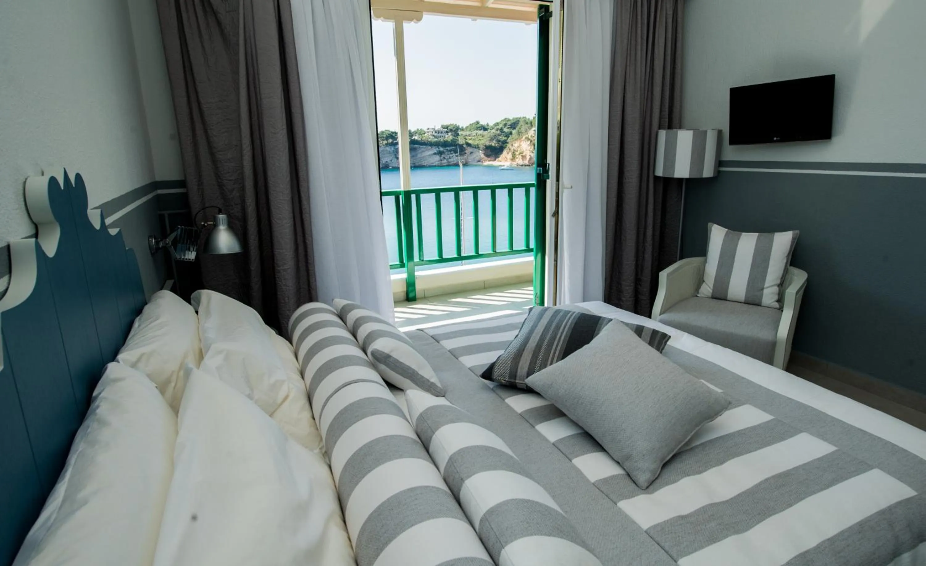Day, Bed in Alkyon Hotel