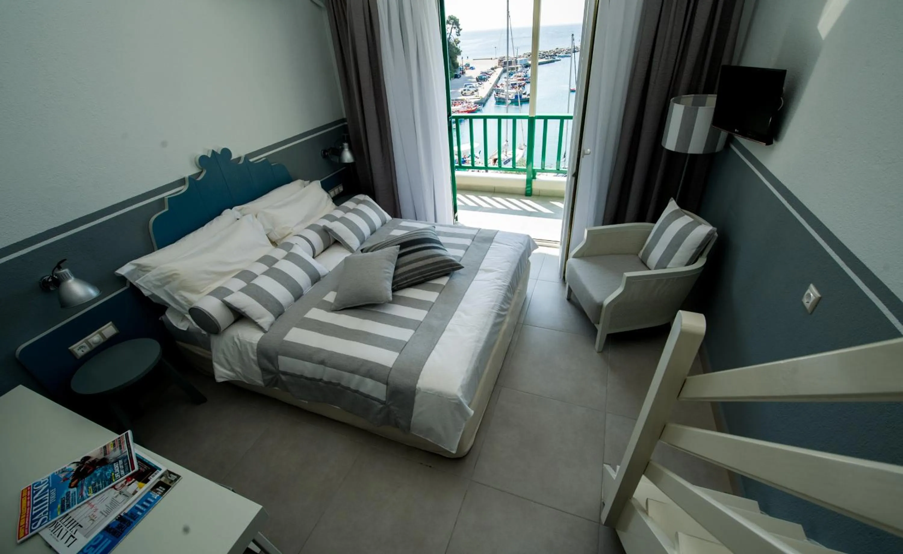 Day, Bed in Alkyon Hotel
