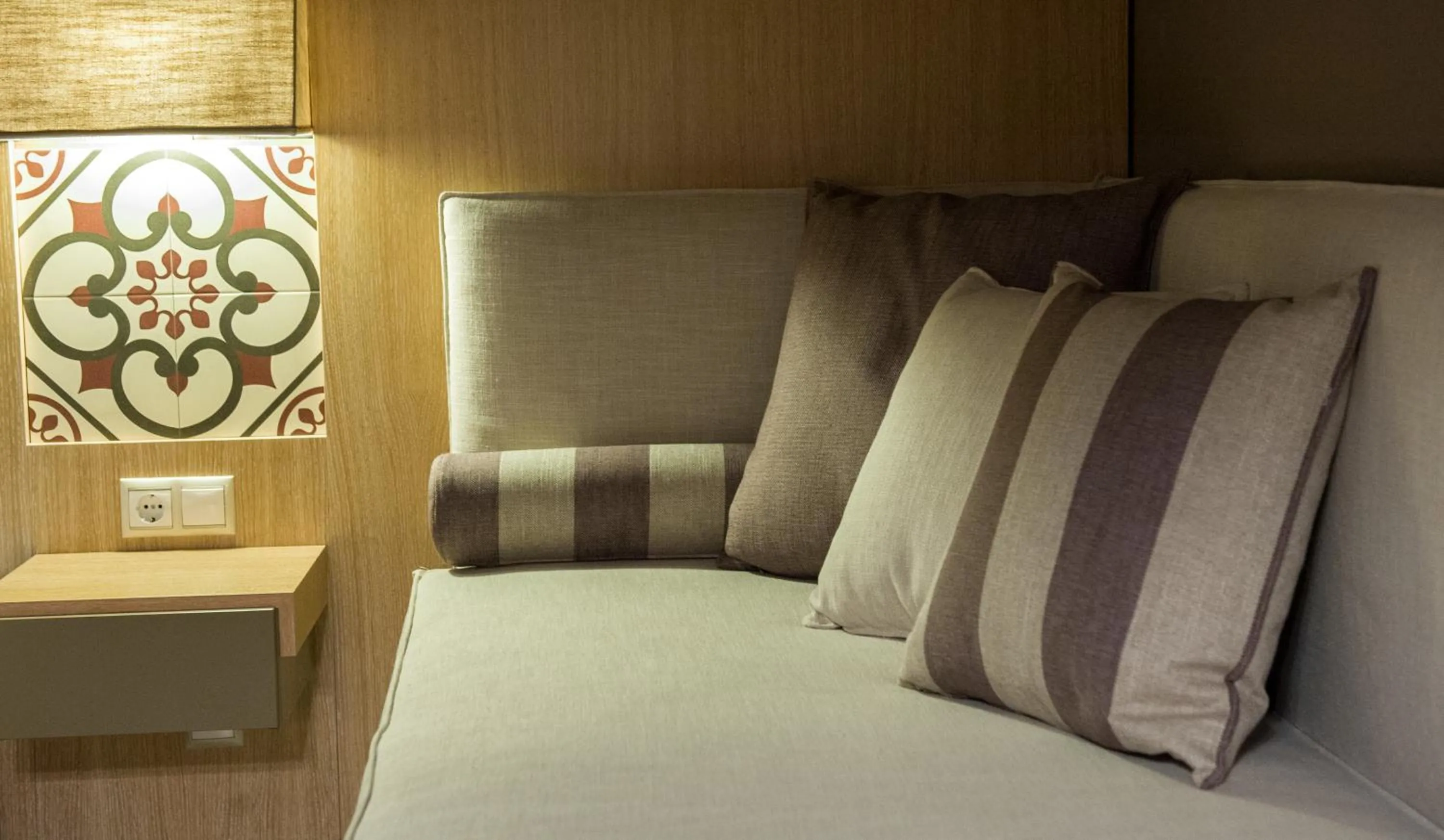 Seating area, Bed in Alkyon Hotel