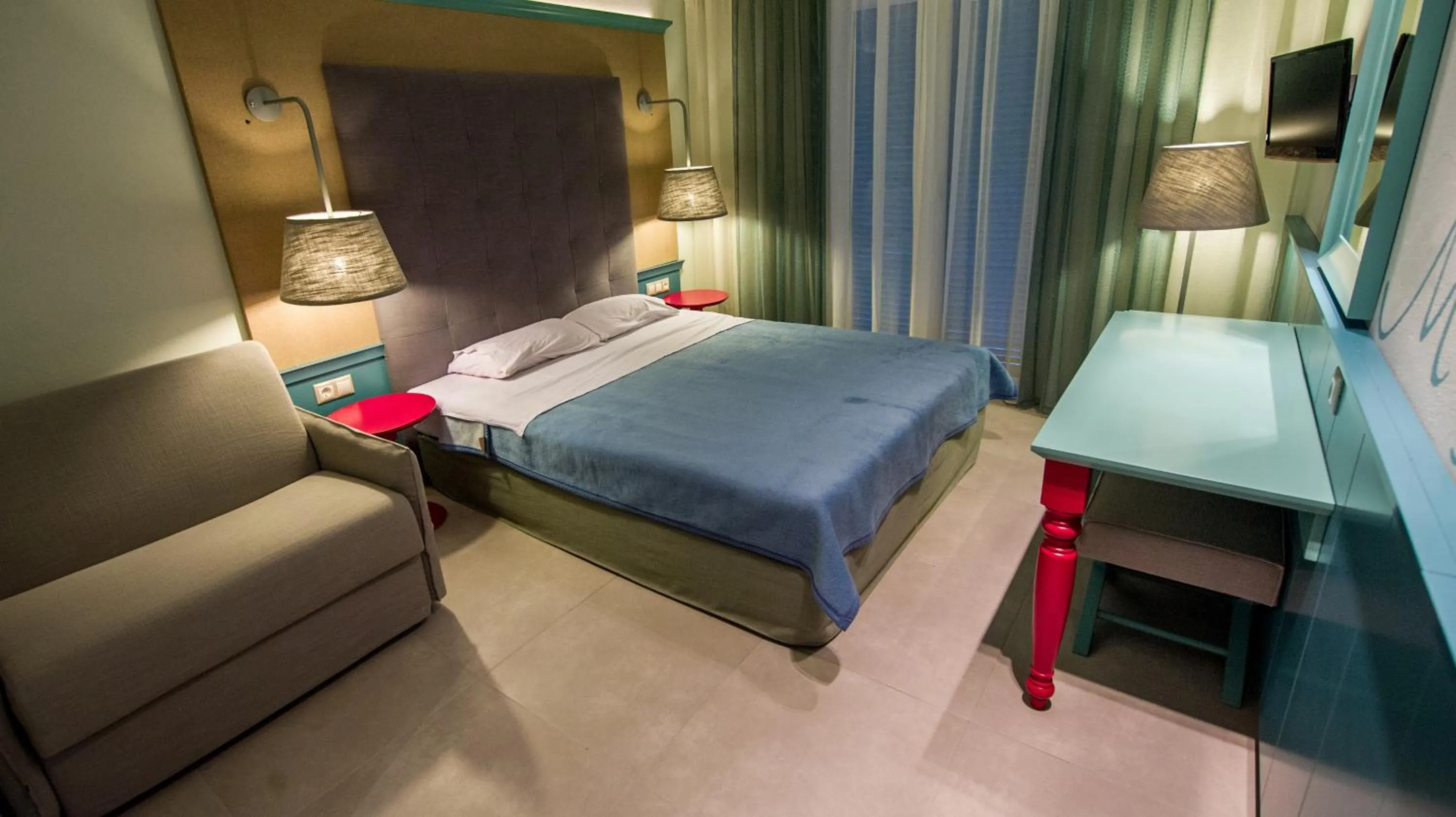 Photo of the whole room, Bed in Alkyon Hotel