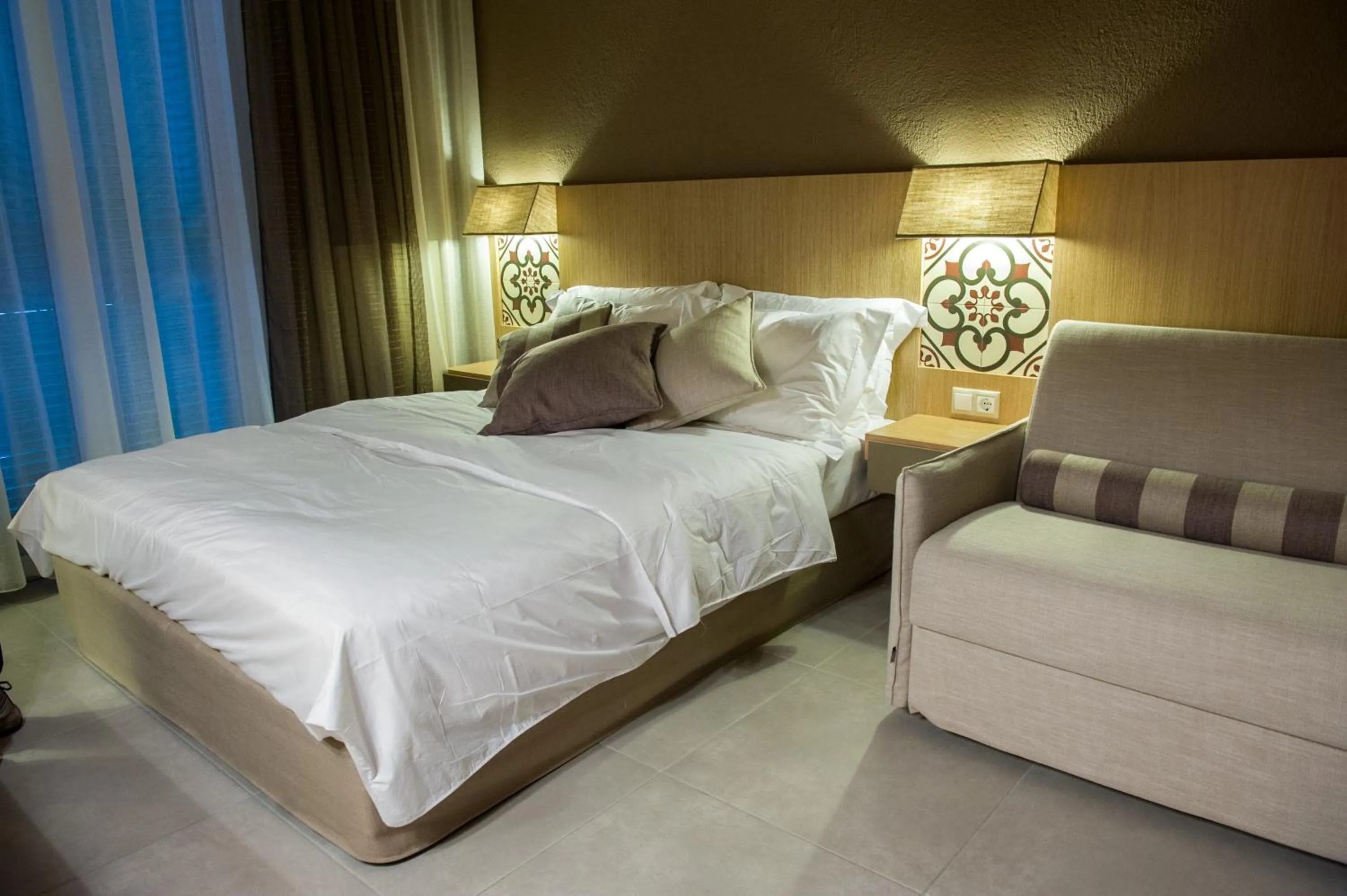Photo of the whole room, Bed in Alkyon Hotel