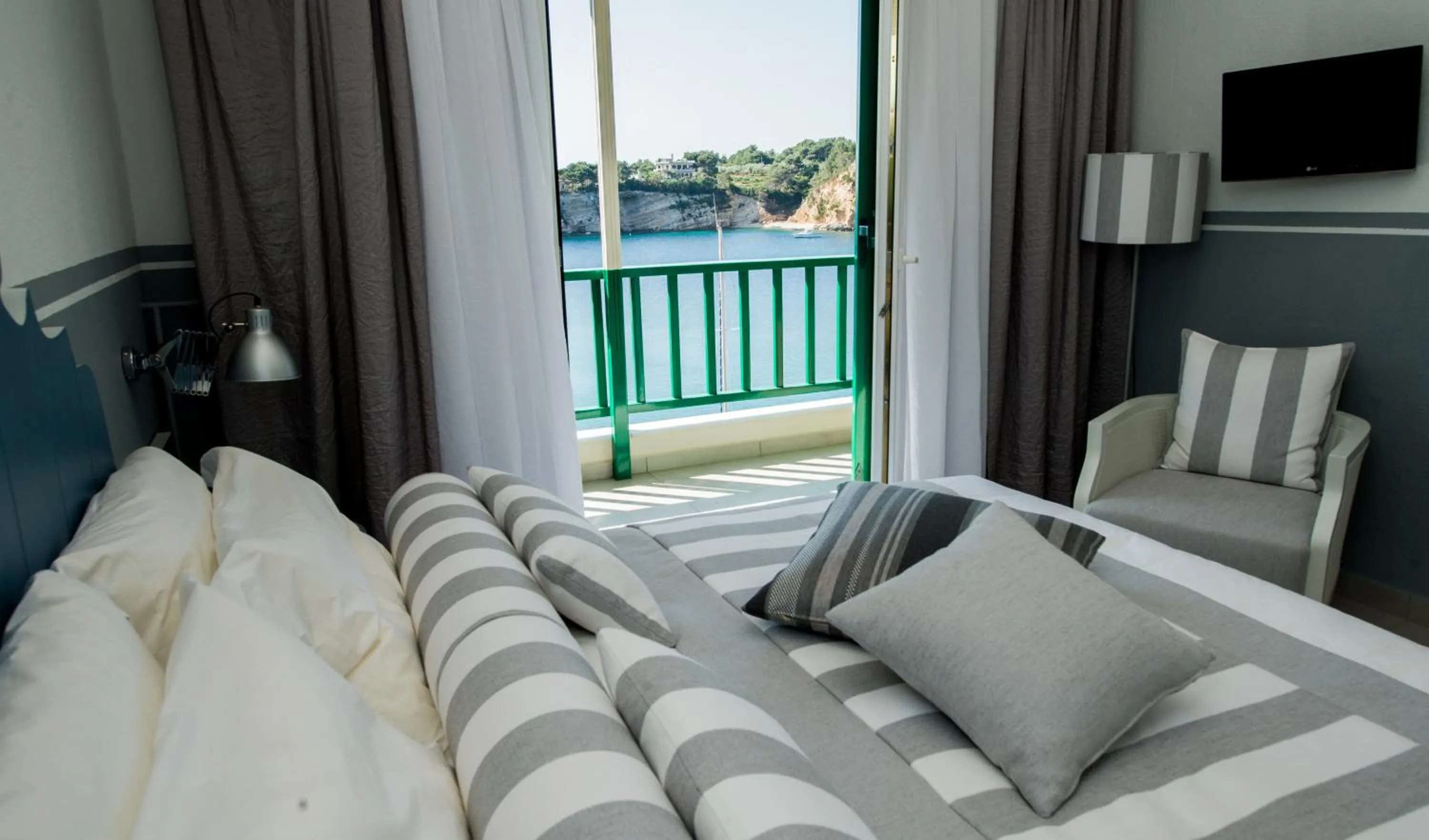 Day, Bed in Alkyon Hotel