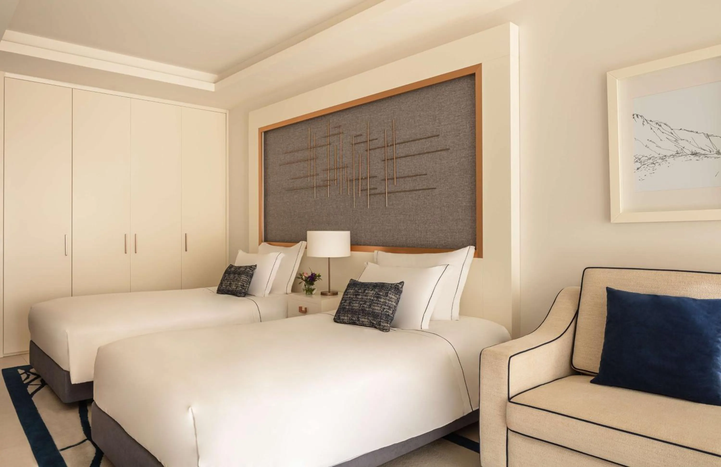 Photo of the whole room, Bed in Tivoli Carvoeiro