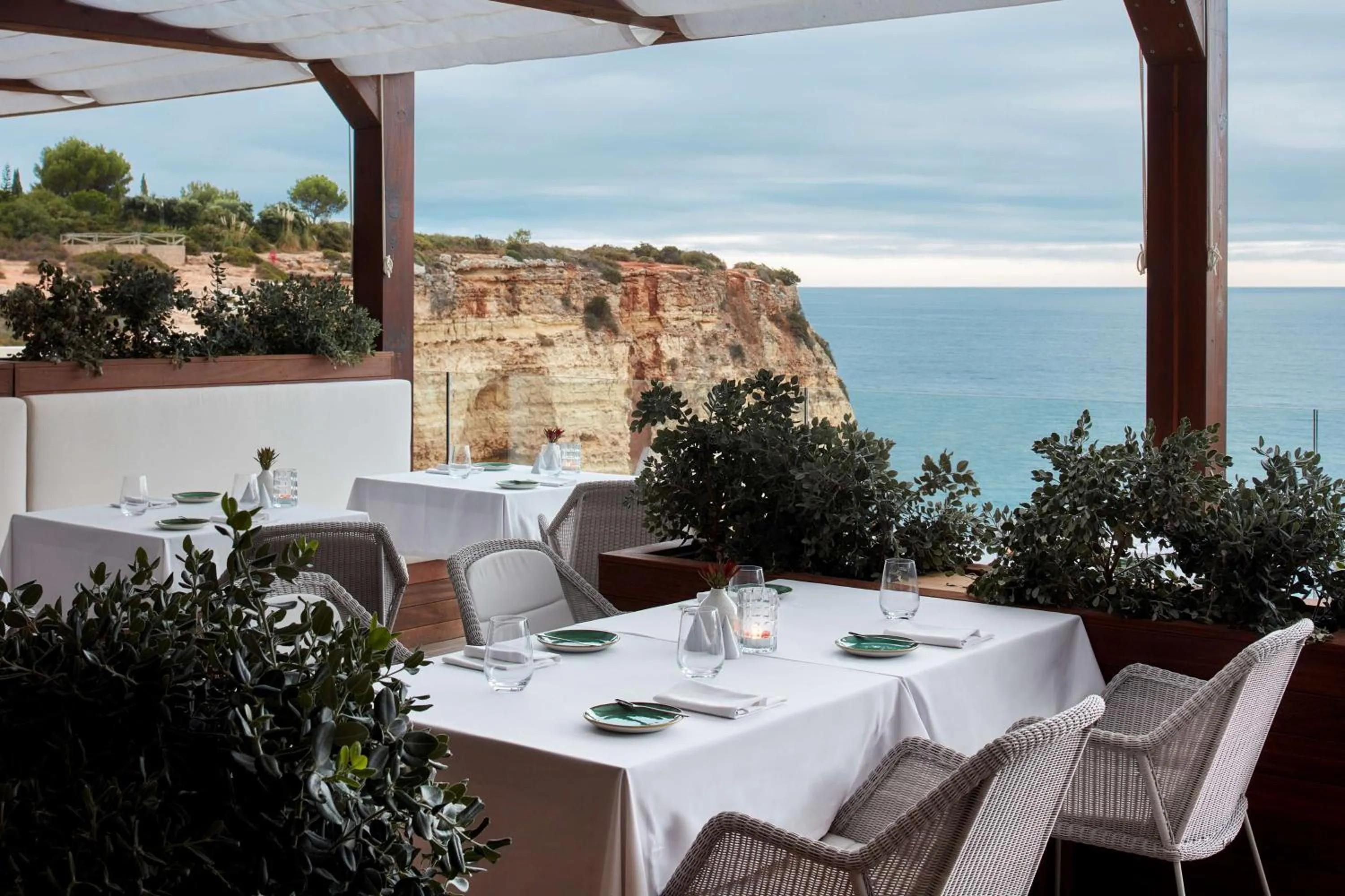 Restaurant/places to eat in Tivoli Carvoeiro