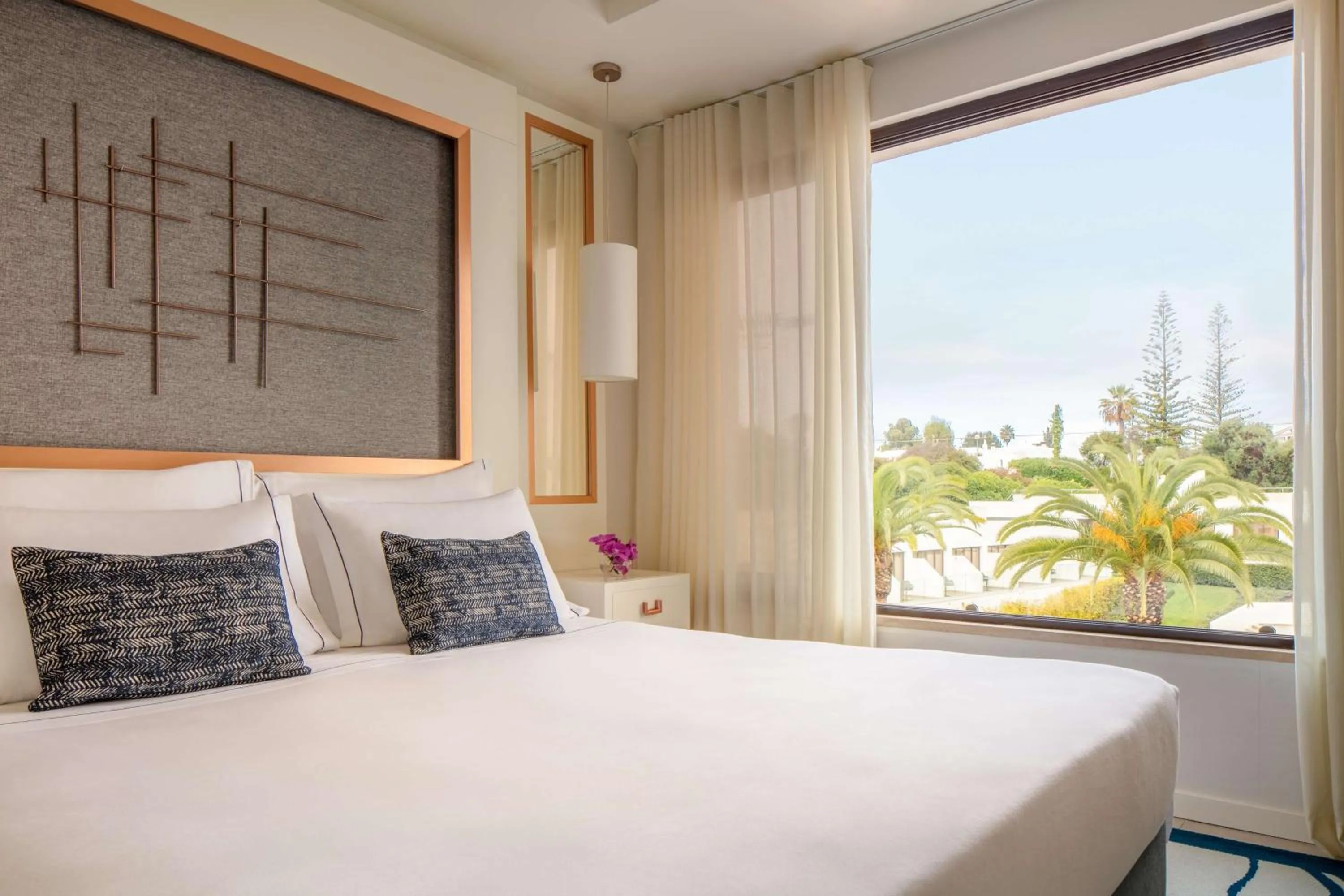 Photo of the whole room, Bed in Tivoli Carvoeiro