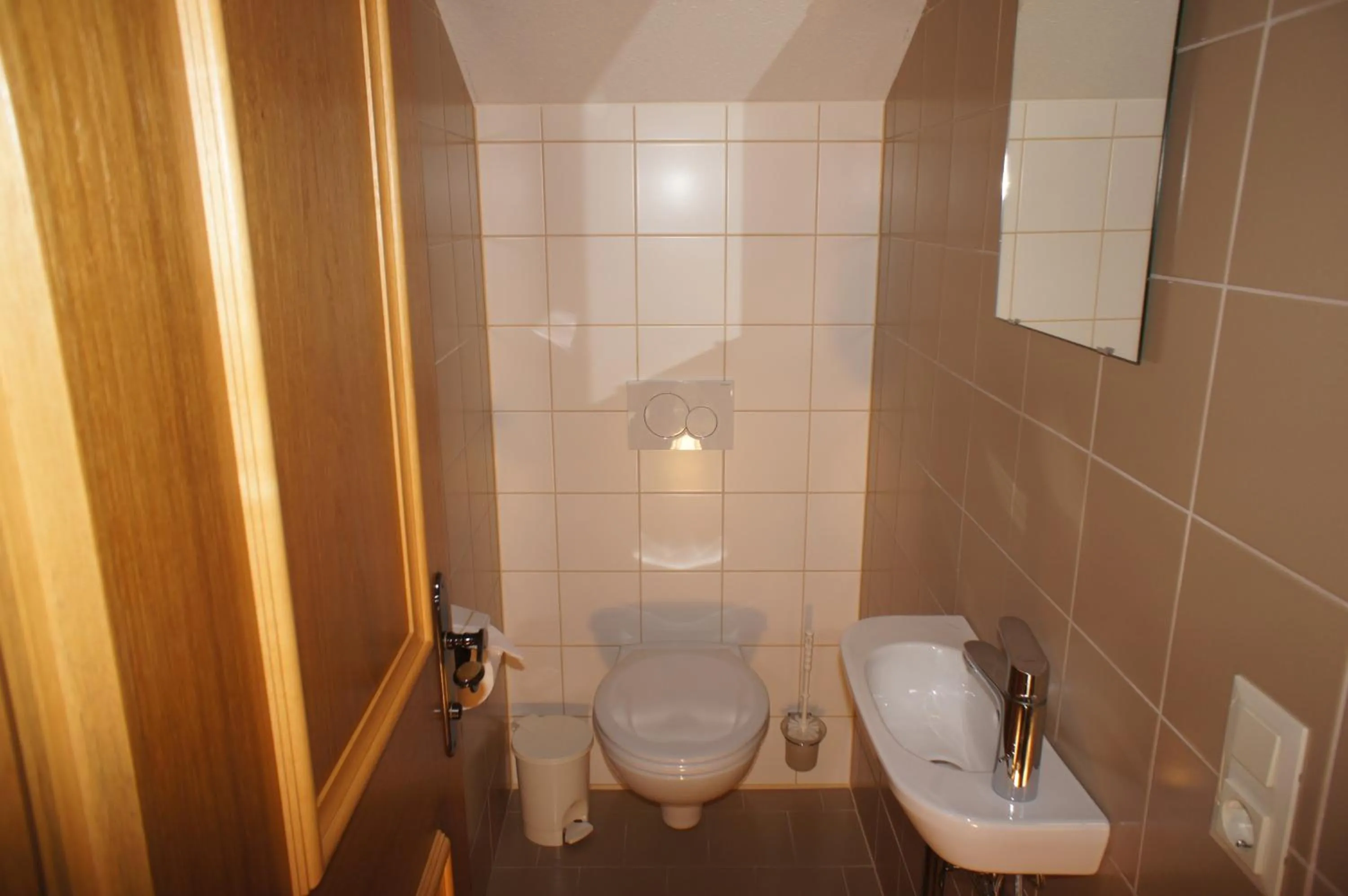 Toilet in Appartements Gärtner