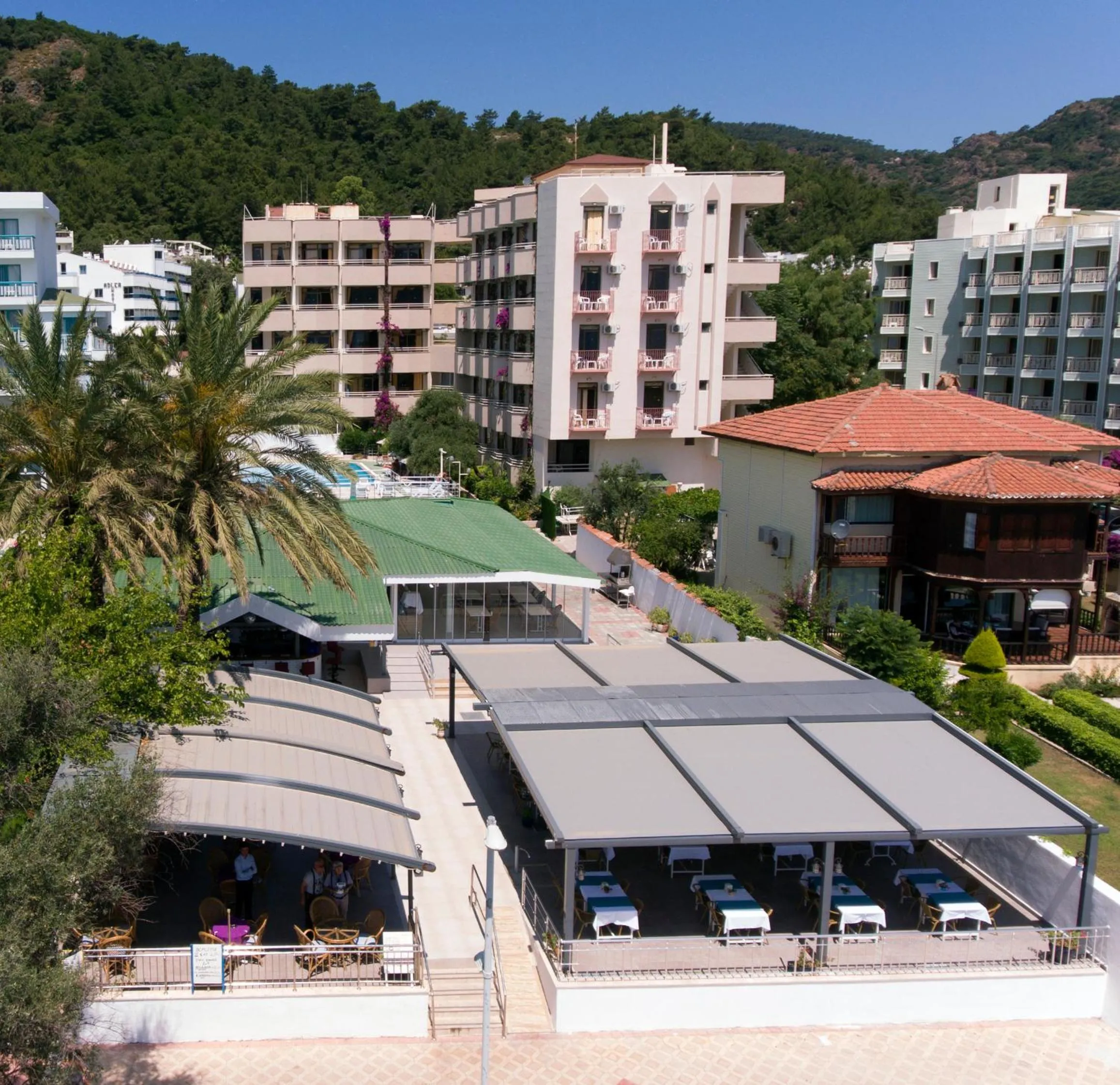 Property building in Amos Hotel