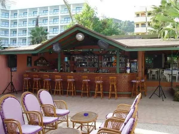 Lounge or bar in Amos Hotel