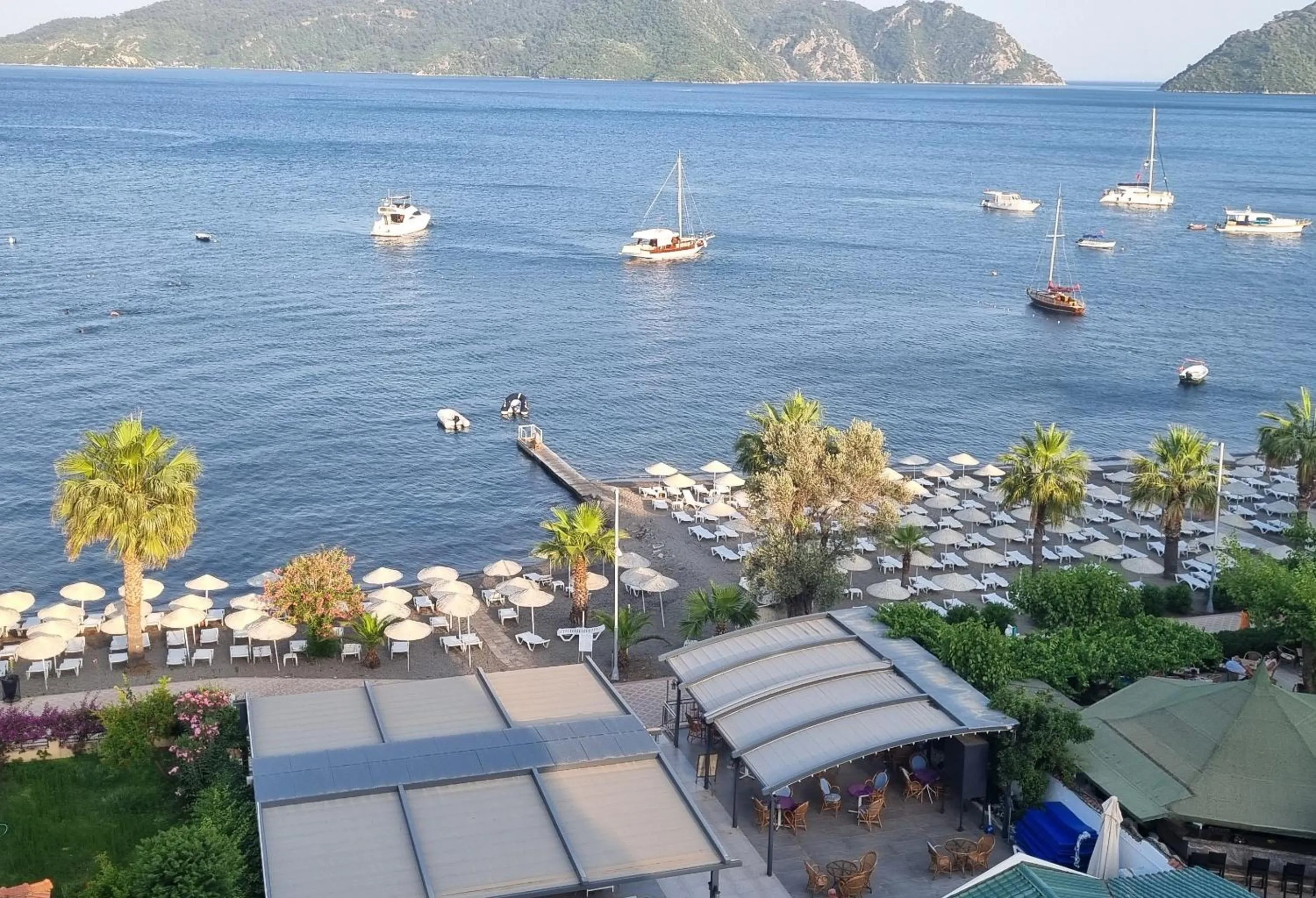 Amos Hotel