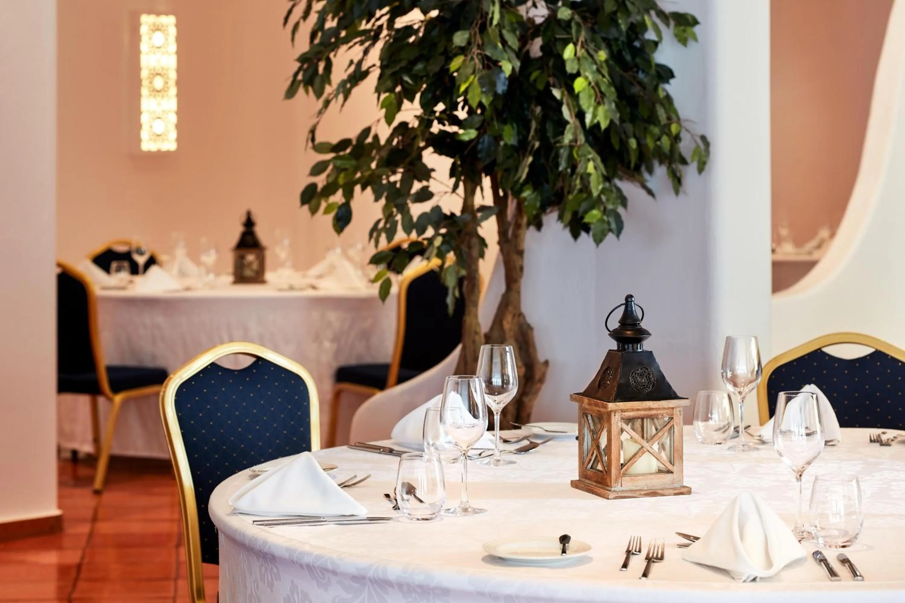 Restaurant/places to eat in Tivoli Lagos