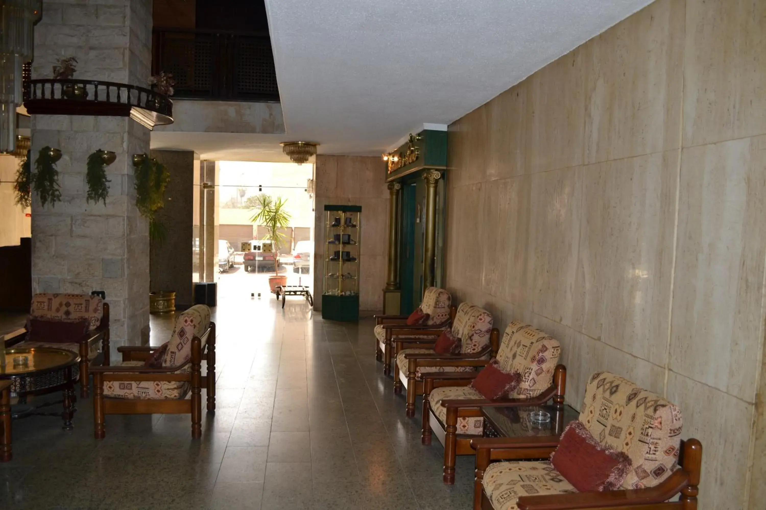 Facade/entrance in Beirut Hotel Cairo