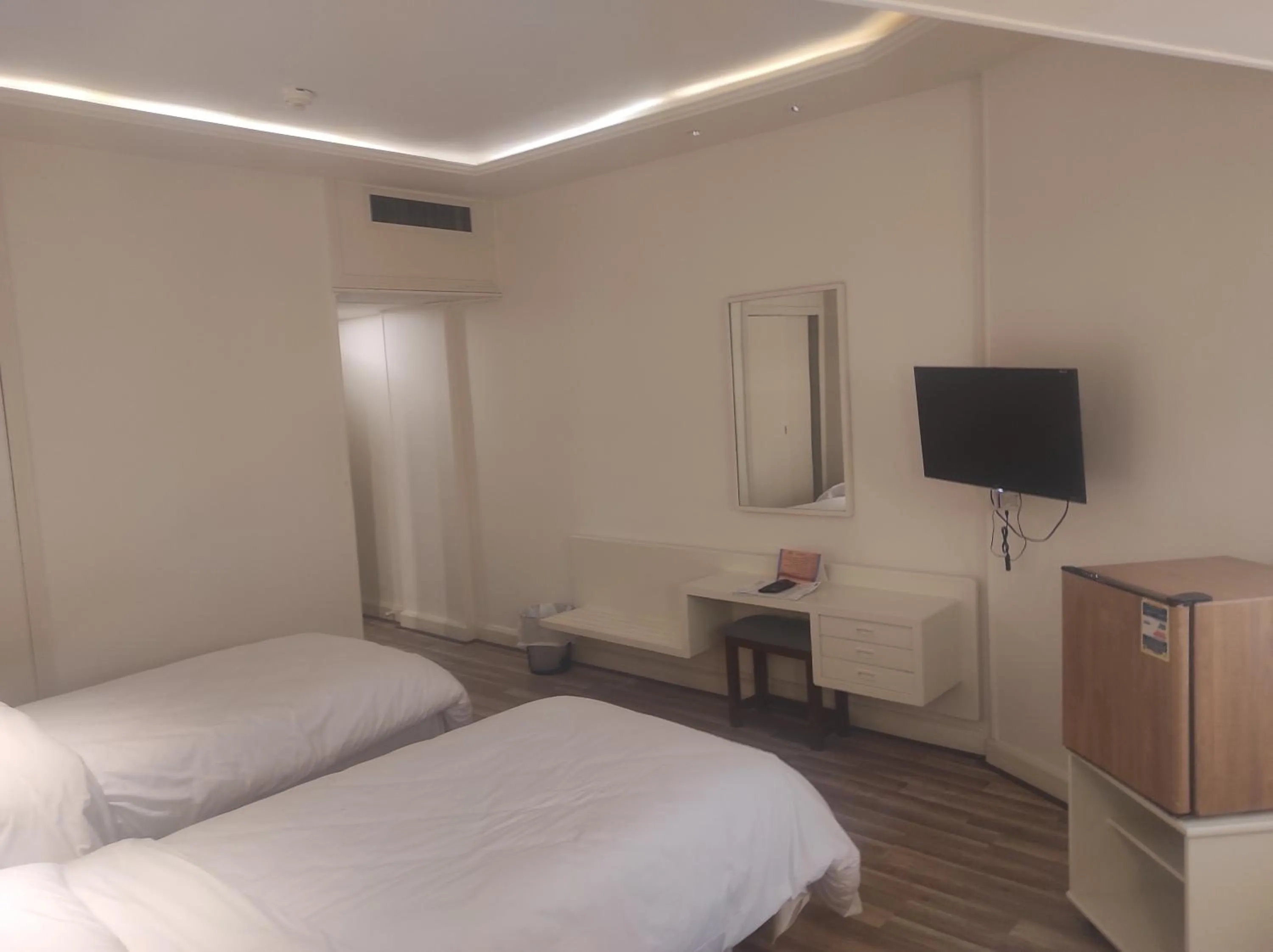 Bed in Beirut Hotel Cairo