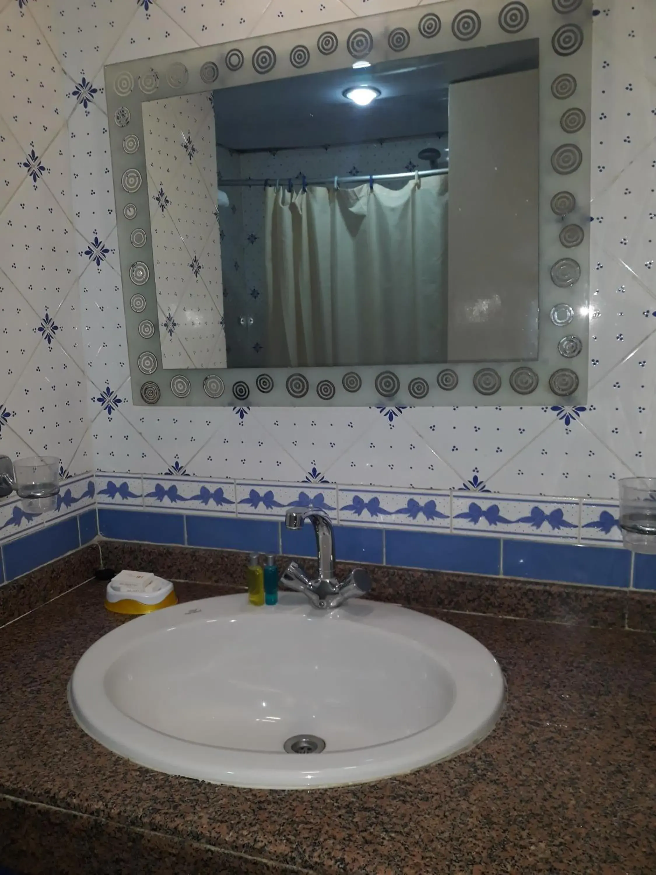 Bathroom in Beirut Hotel Cairo