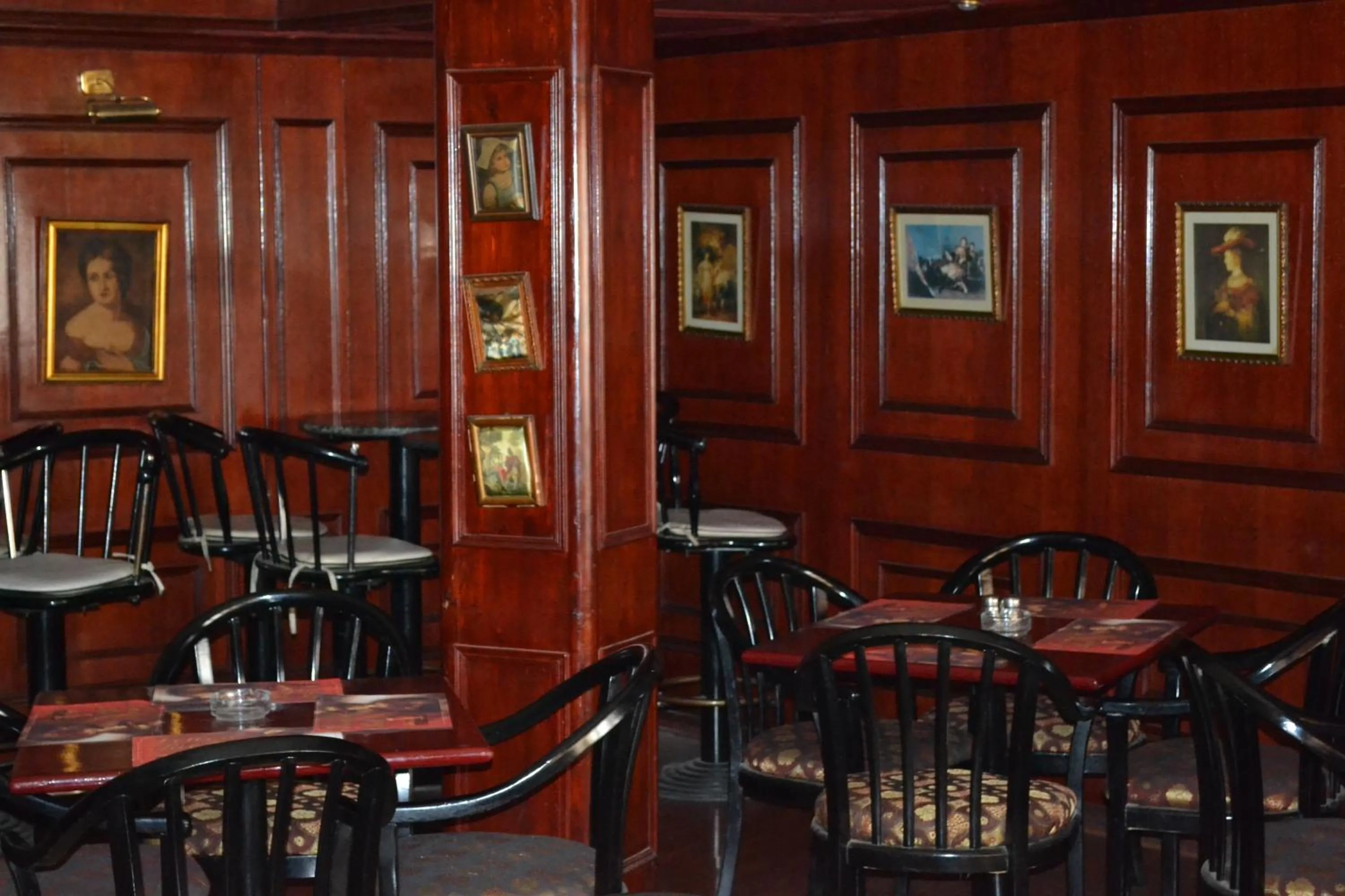 Restaurant/places to eat in Beirut Hotel Cairo