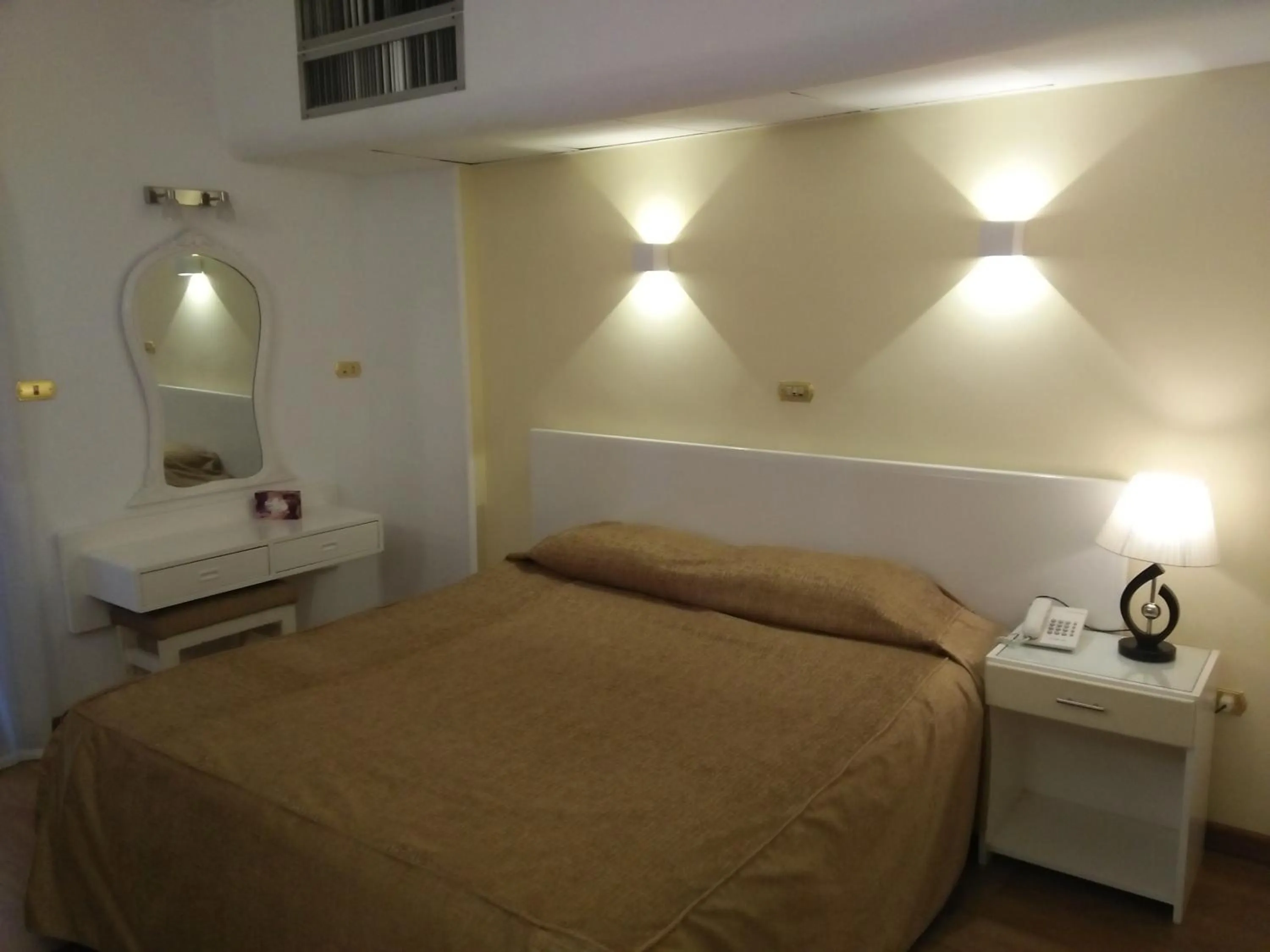 Bed in Beirut Hotel Cairo