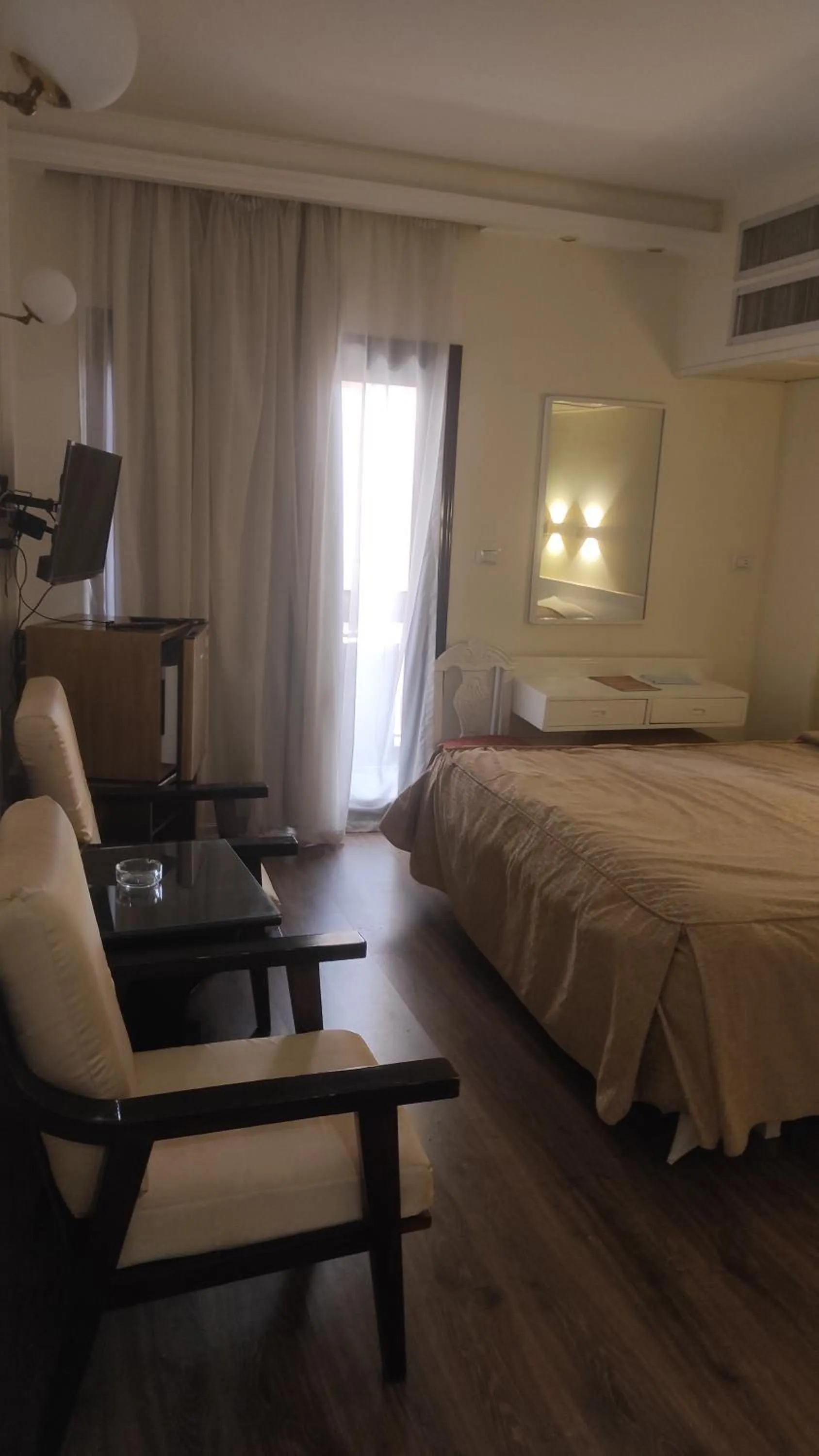 Bed in Beirut Hotel Cairo