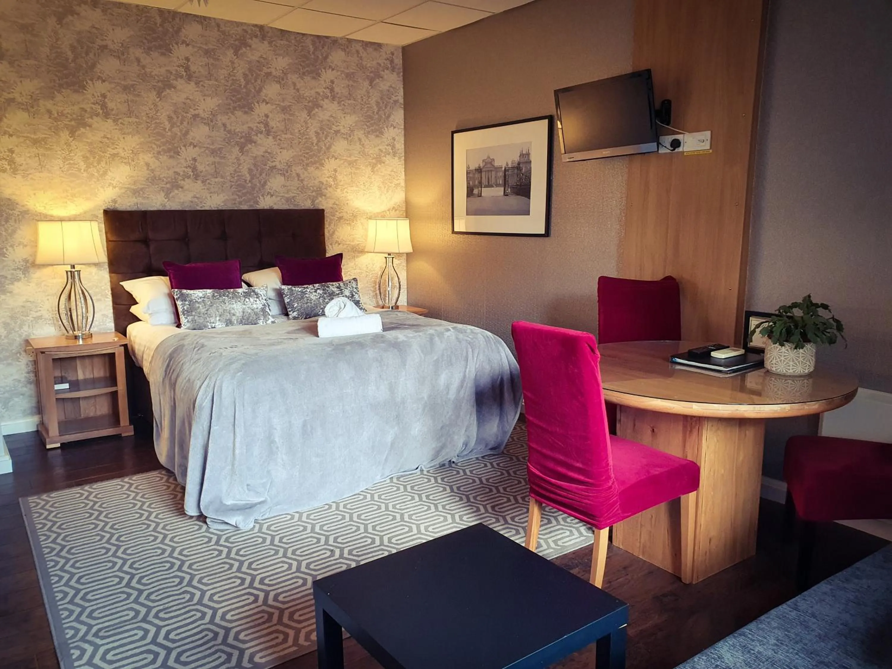 Bedroom, Bed in The Churchill Court