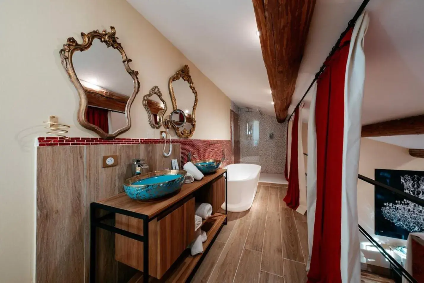 Apartment with Terrace in Le Clos Violette et Le 11 D'Aglaé - Hôtel de Charme Design de Luxe Apartment with Terrace in Le Clos Violette et Le 11 D'Aglaé - Hôtel de Charme Design de Luxe