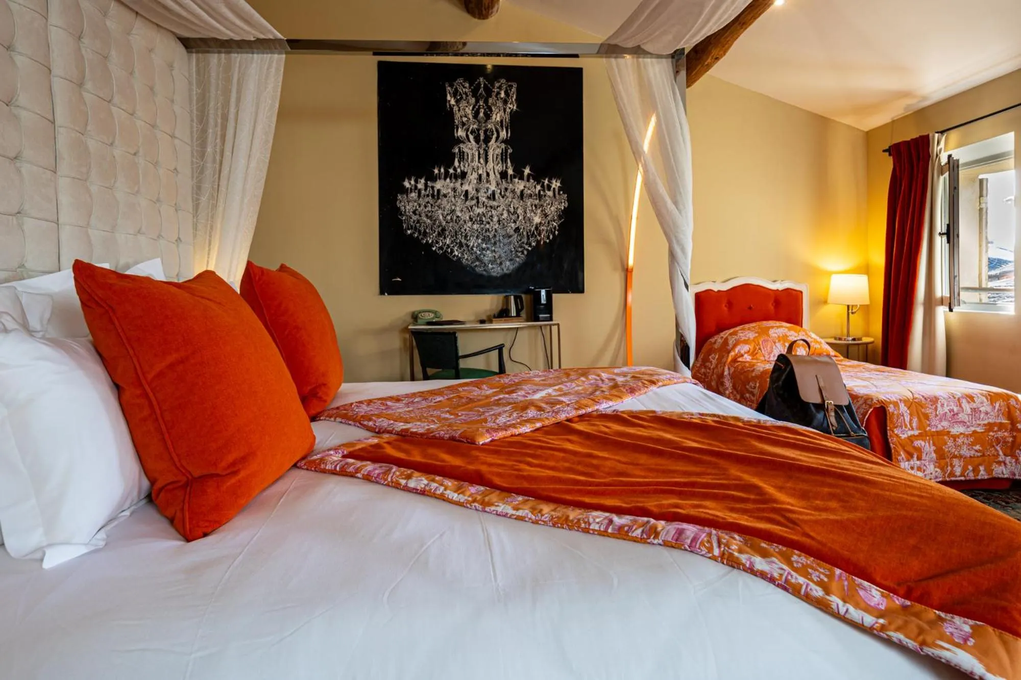 Bed in Le Clos Violette et Le 11 D'Aglaé - Appart' Hôtel de Charme Design de Luxe