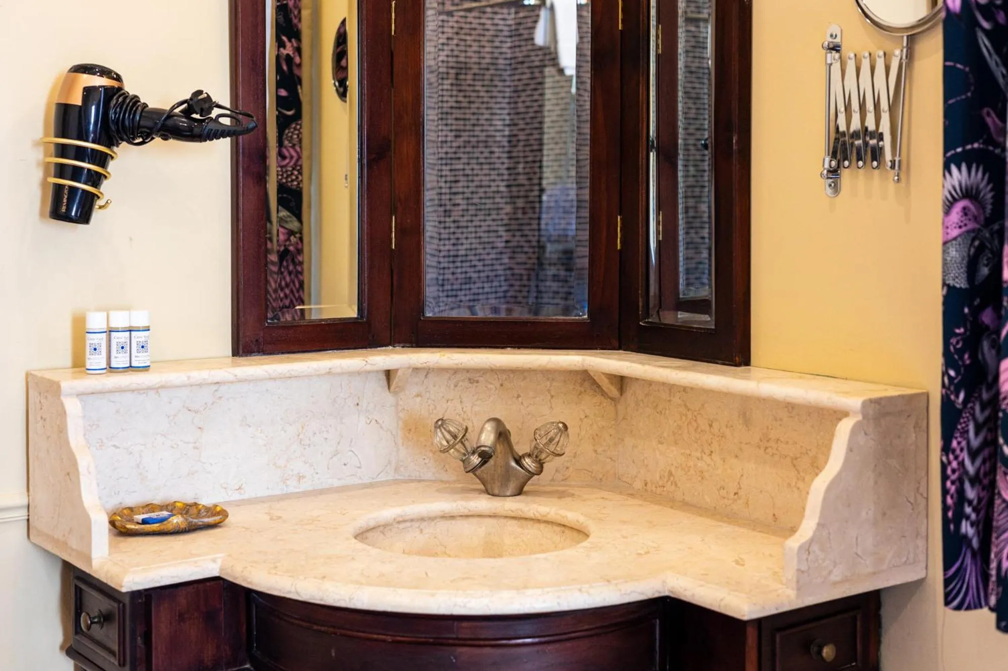 Bathroom in Le Clos Violette et Le 11 D'Aglaé - Appart' Hôtel de Charme Design de Luxe