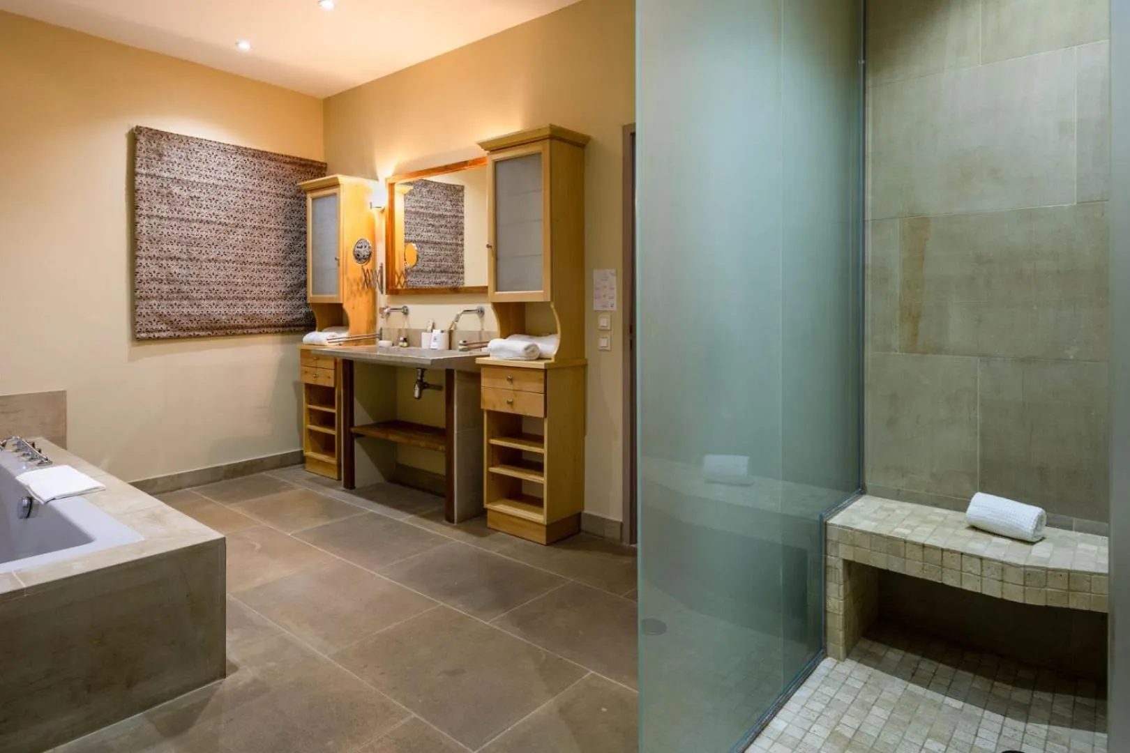 Le Clos Violette et Le 11 D'Aglaé - Appart' Hôtel de Charme Design de Luxe