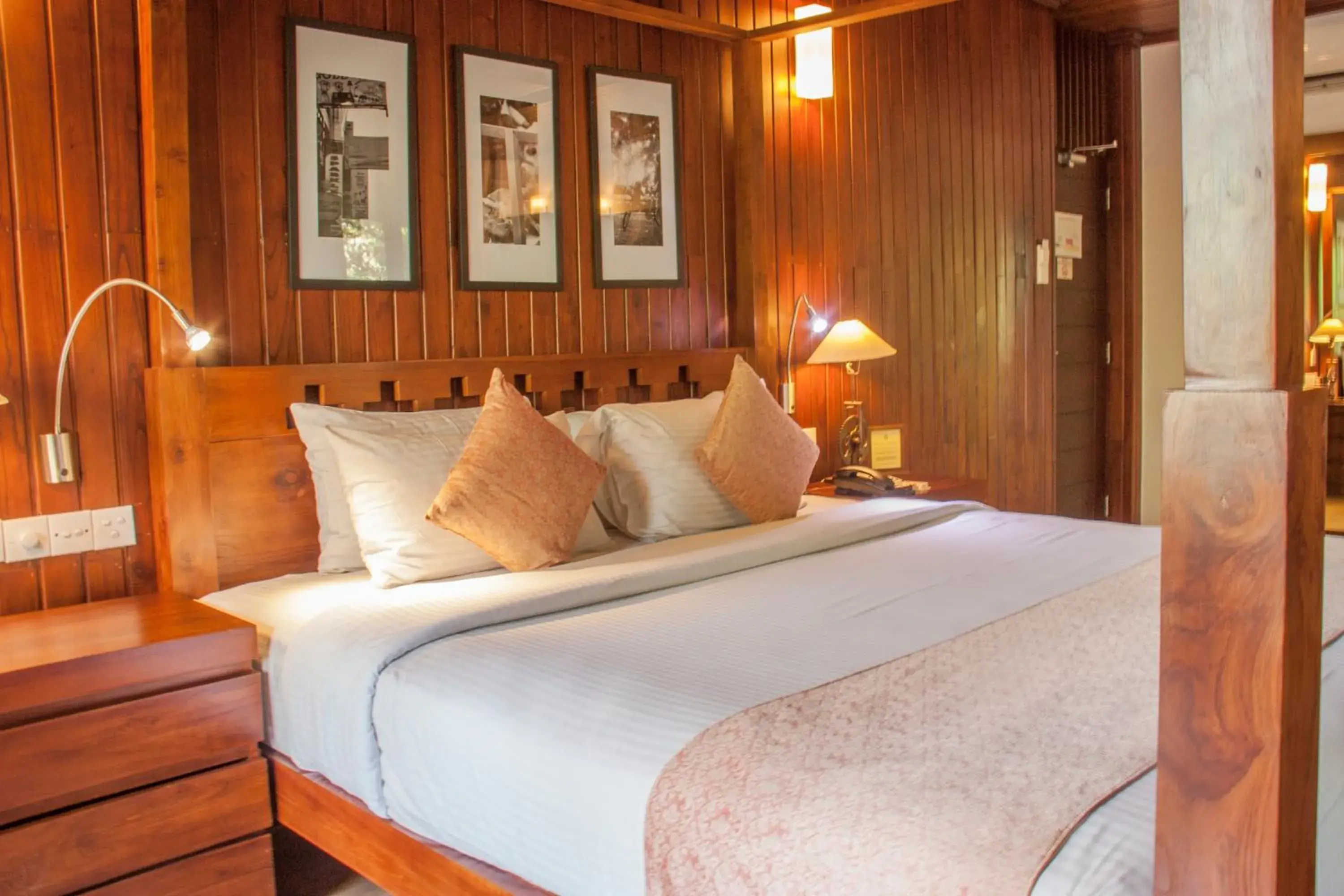 Bed in Colombo Court Hotel & Spa Bed in Colombo Court Hotel & Spa