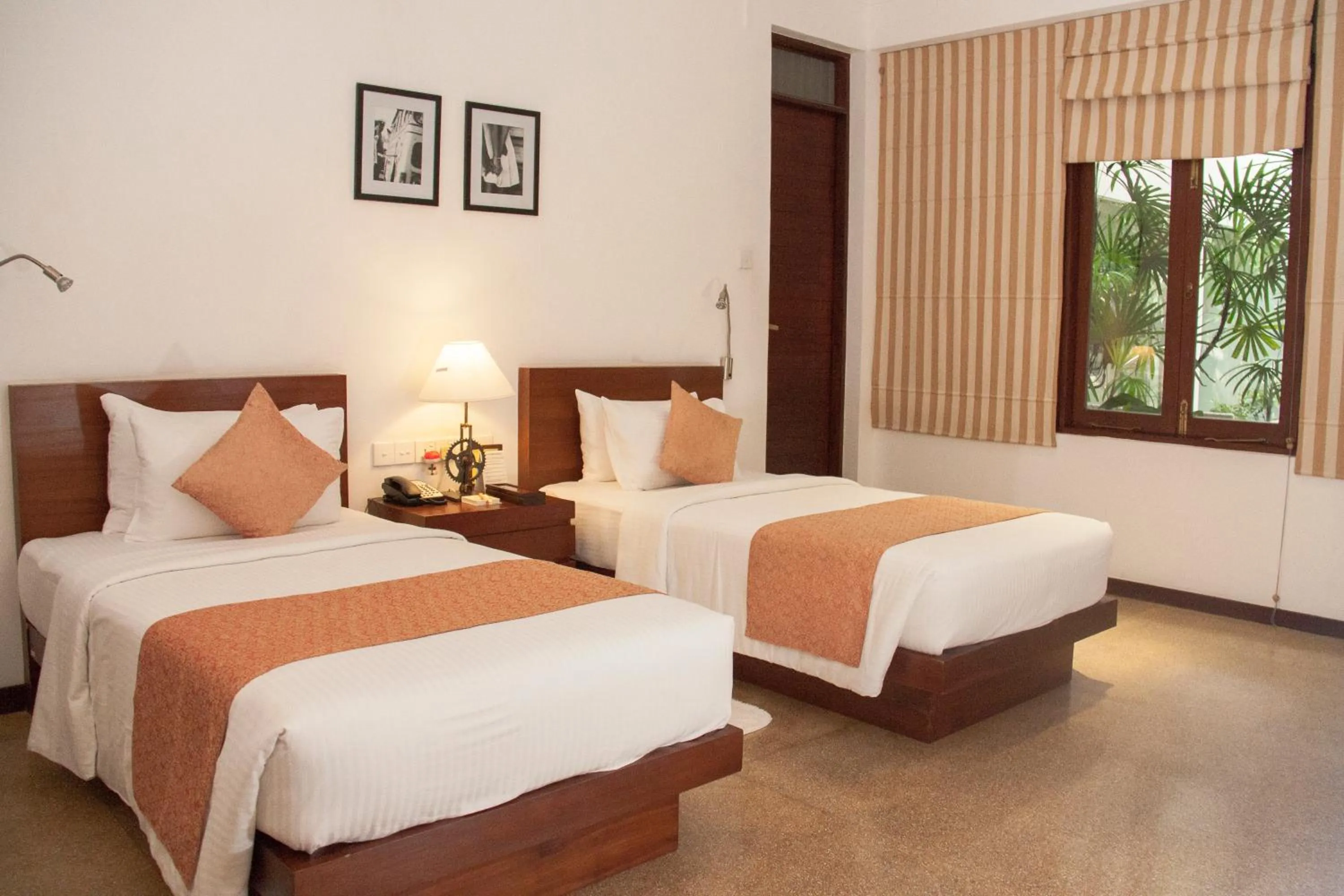 Bed in Colombo Court Hotel & Spa