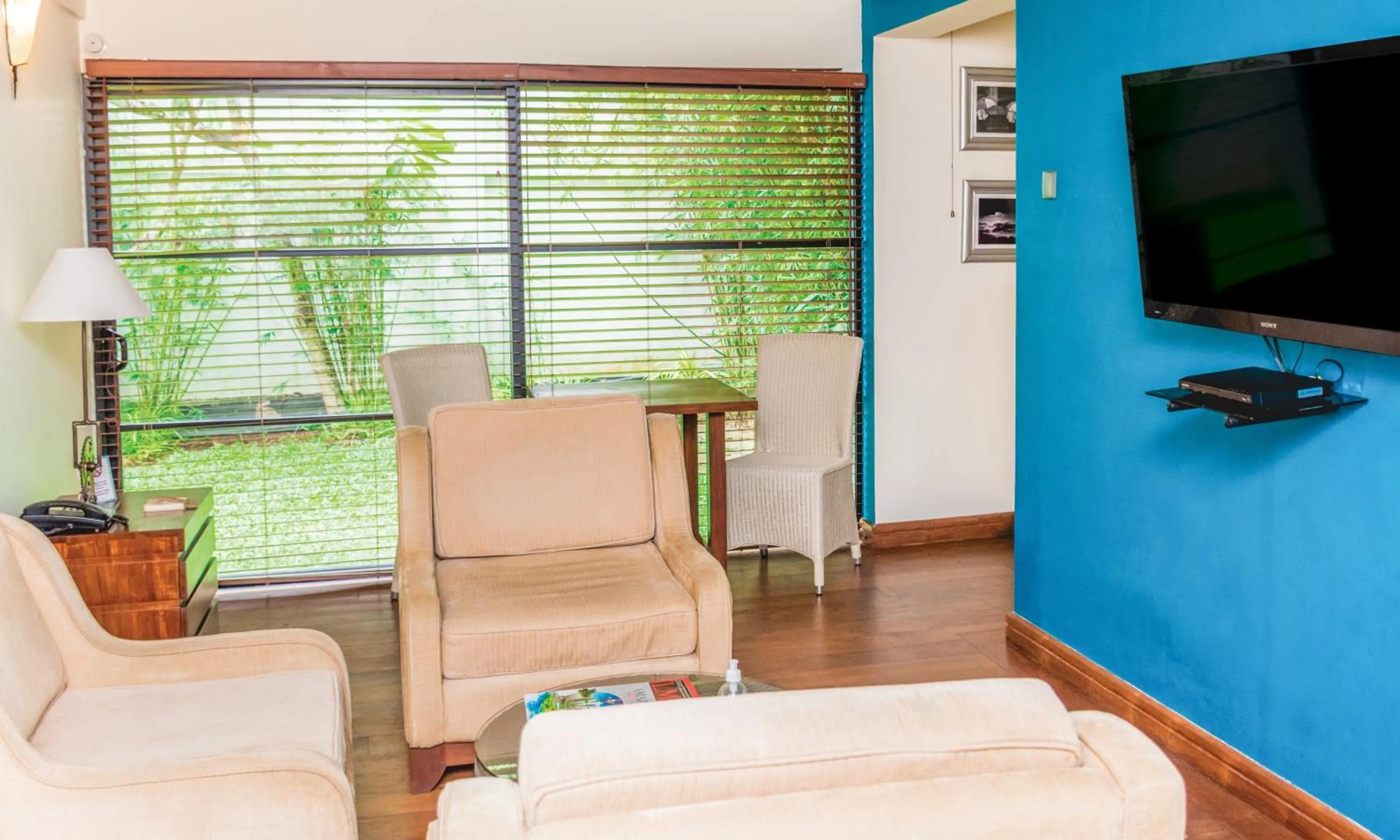 Seating area in Colombo Court Hotel & Spa