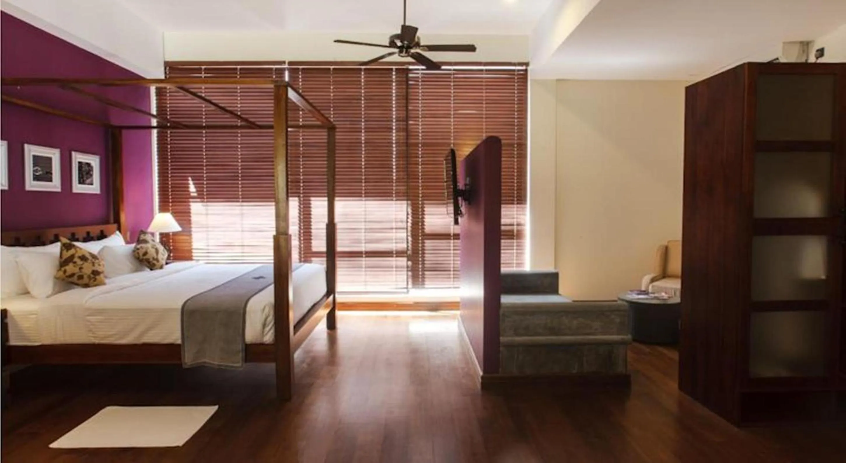 Photo of the whole room, Bed in Colombo Court Hotel & Spa