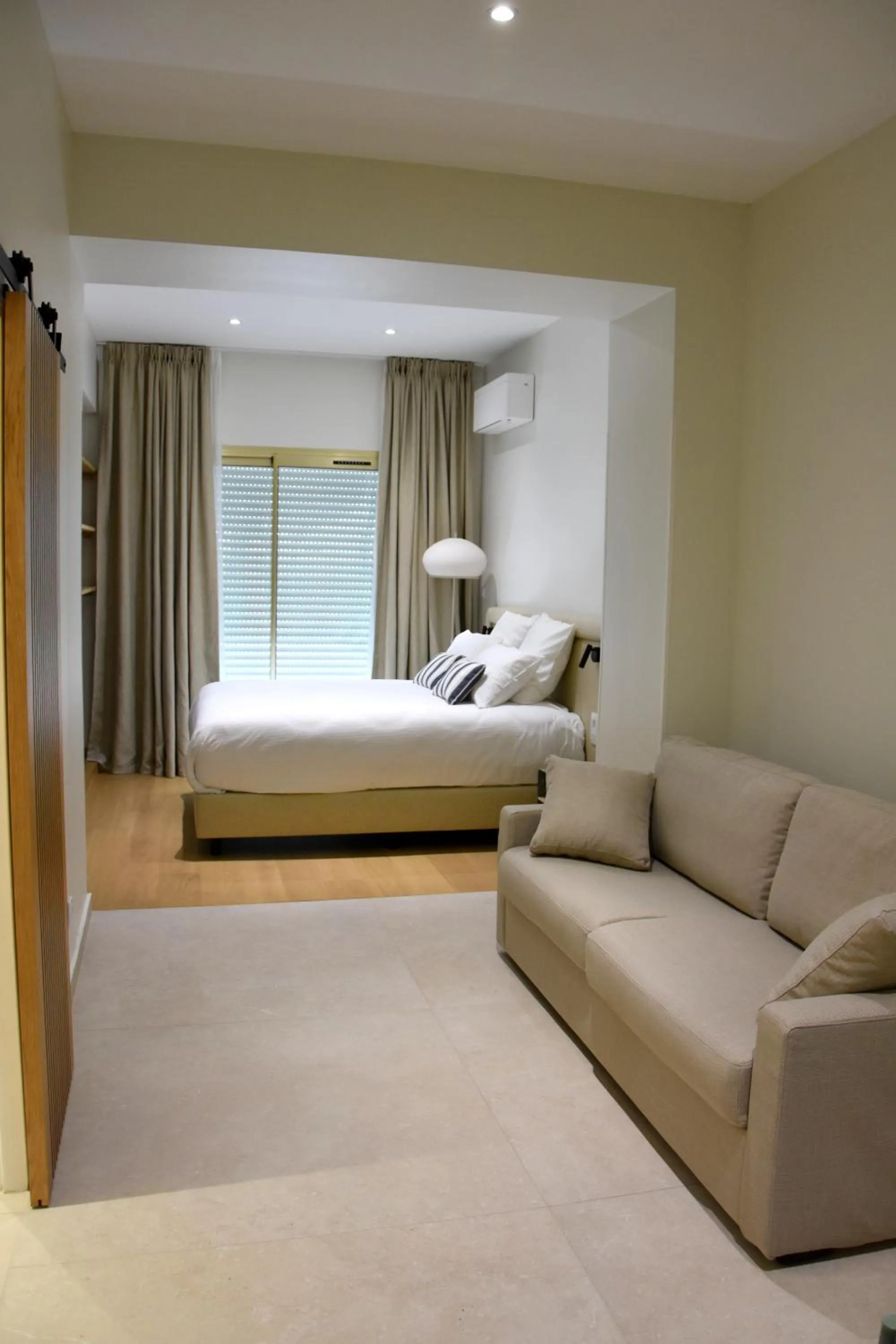 Bed in LOGIS Hotel Restaurant Le KALLISTE