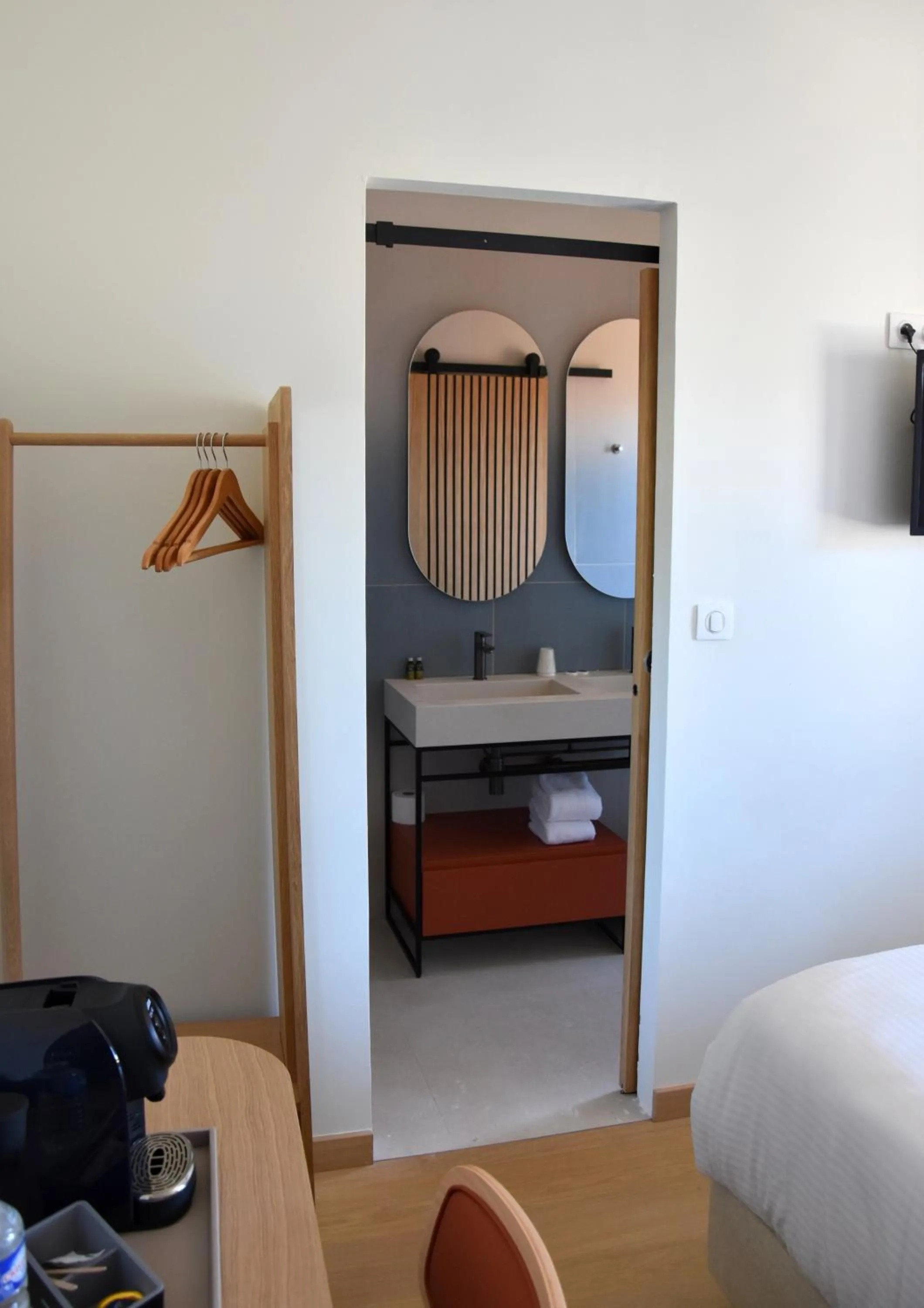 Bed in LOGIS Hotel Restaurant Le KALLISTE