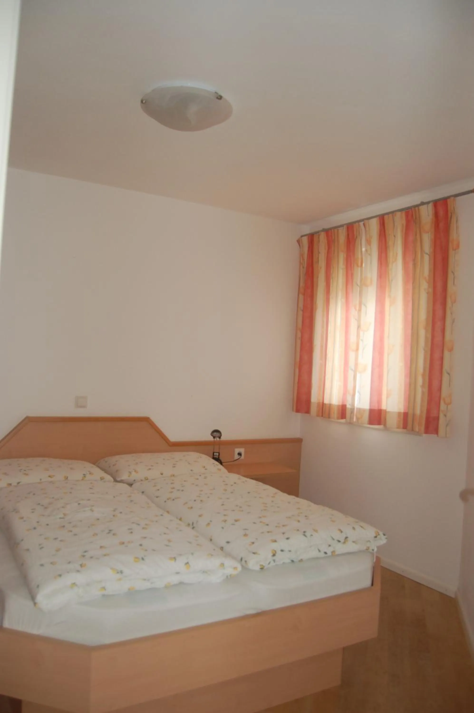 Photo of the whole room, Bed in Appartementhaus Am Waalweg