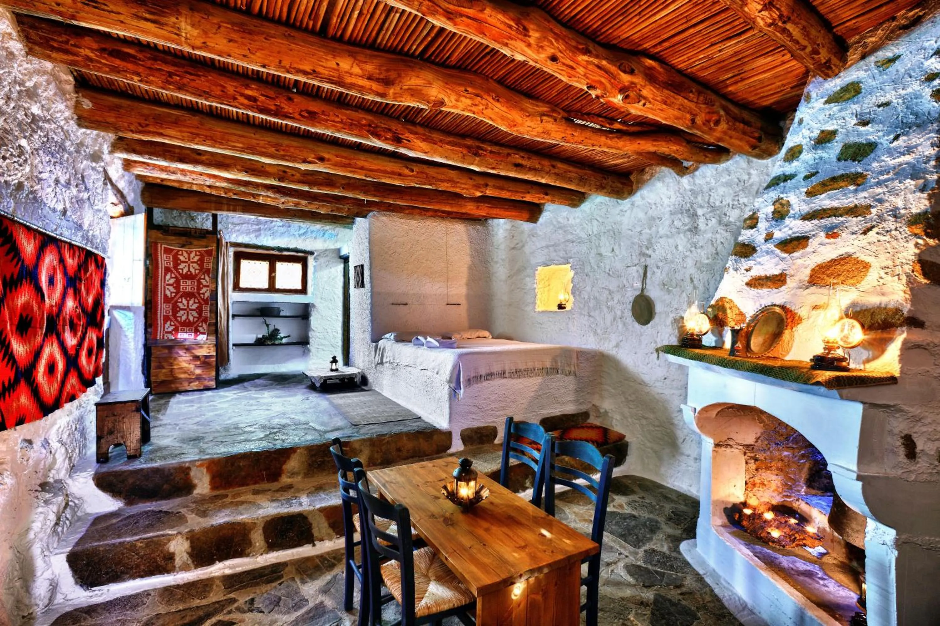 Photo of the whole room in Aspros Potamos