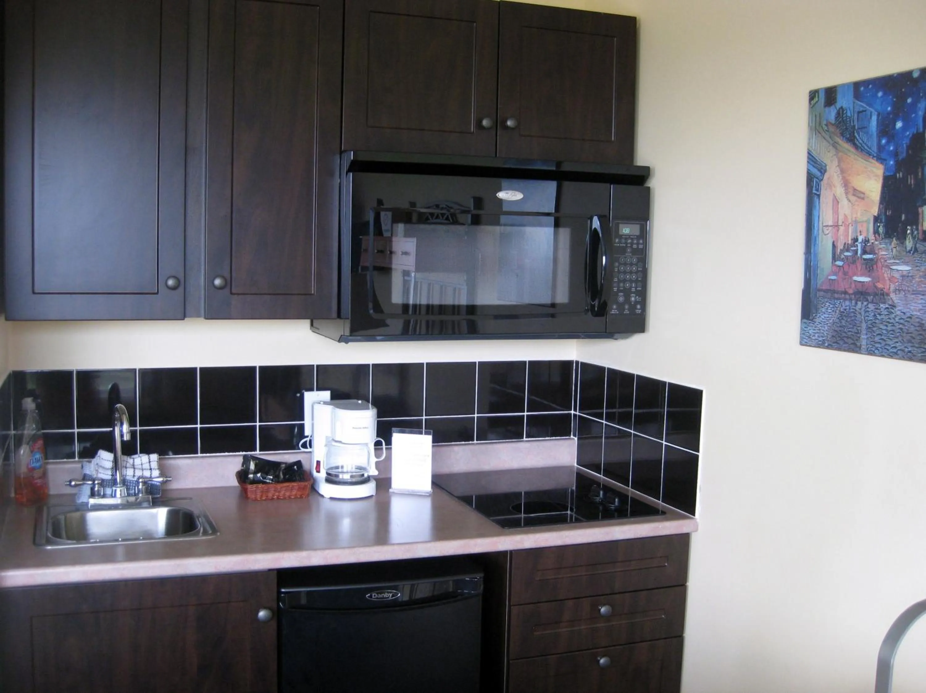 Kitchen or kitchenette in Seascape Coastal Retreat - 2 ADULTS ONLY - HOT TUB AND WITHOUT HOT TUB OCEANFRONT PROPERTY