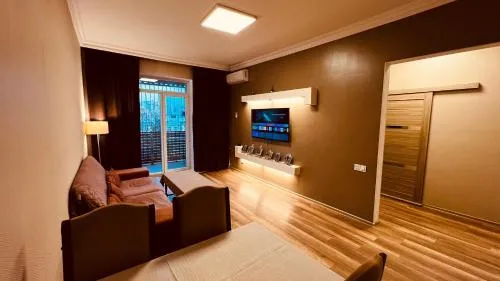 Shah Inn Panoramic Apartments 2BR Flame Towers View Old City Nizami St