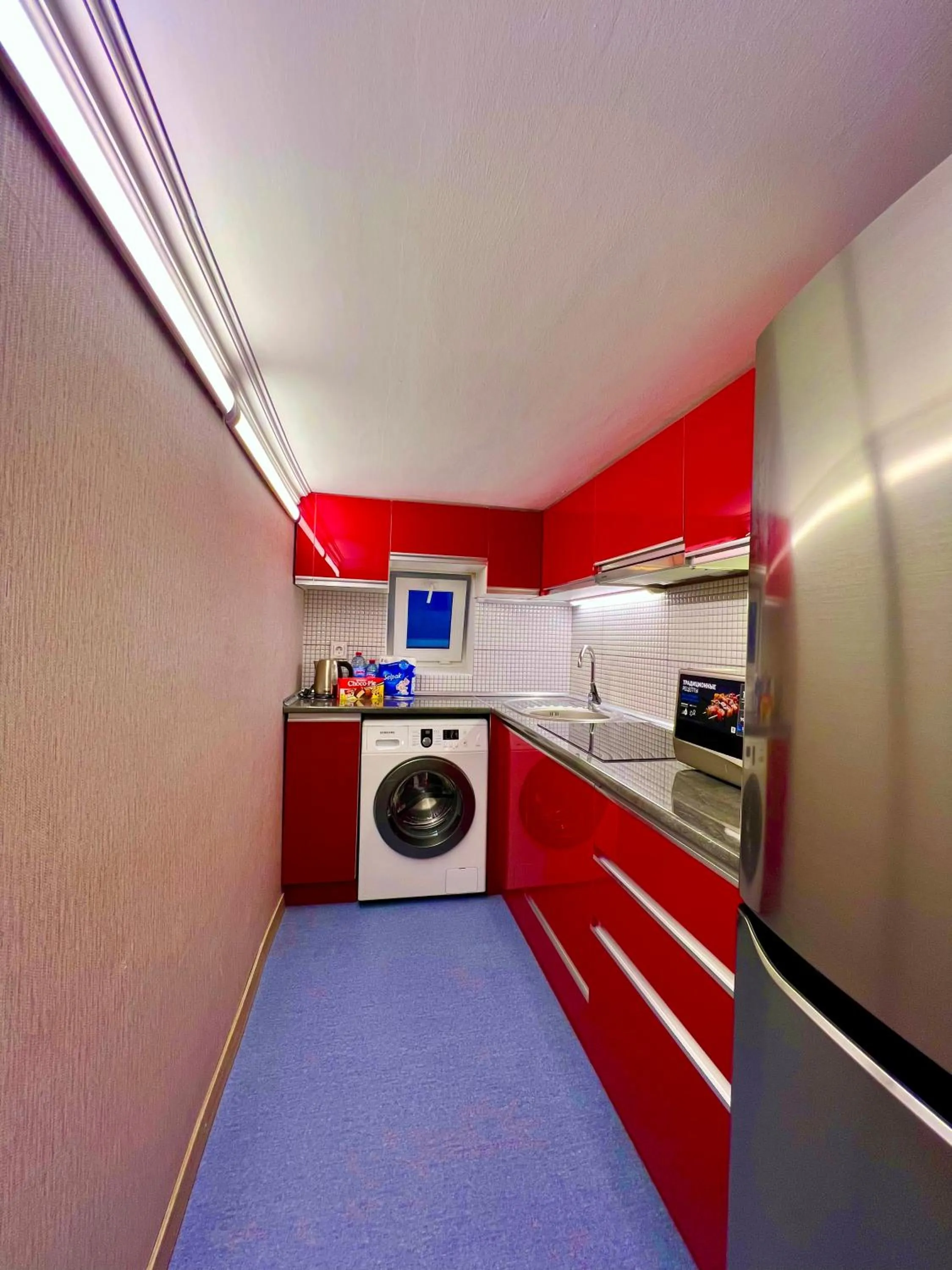 Kitchen or kitchenette in Panoramic 2BR Flame Towers View Old City Nizami St