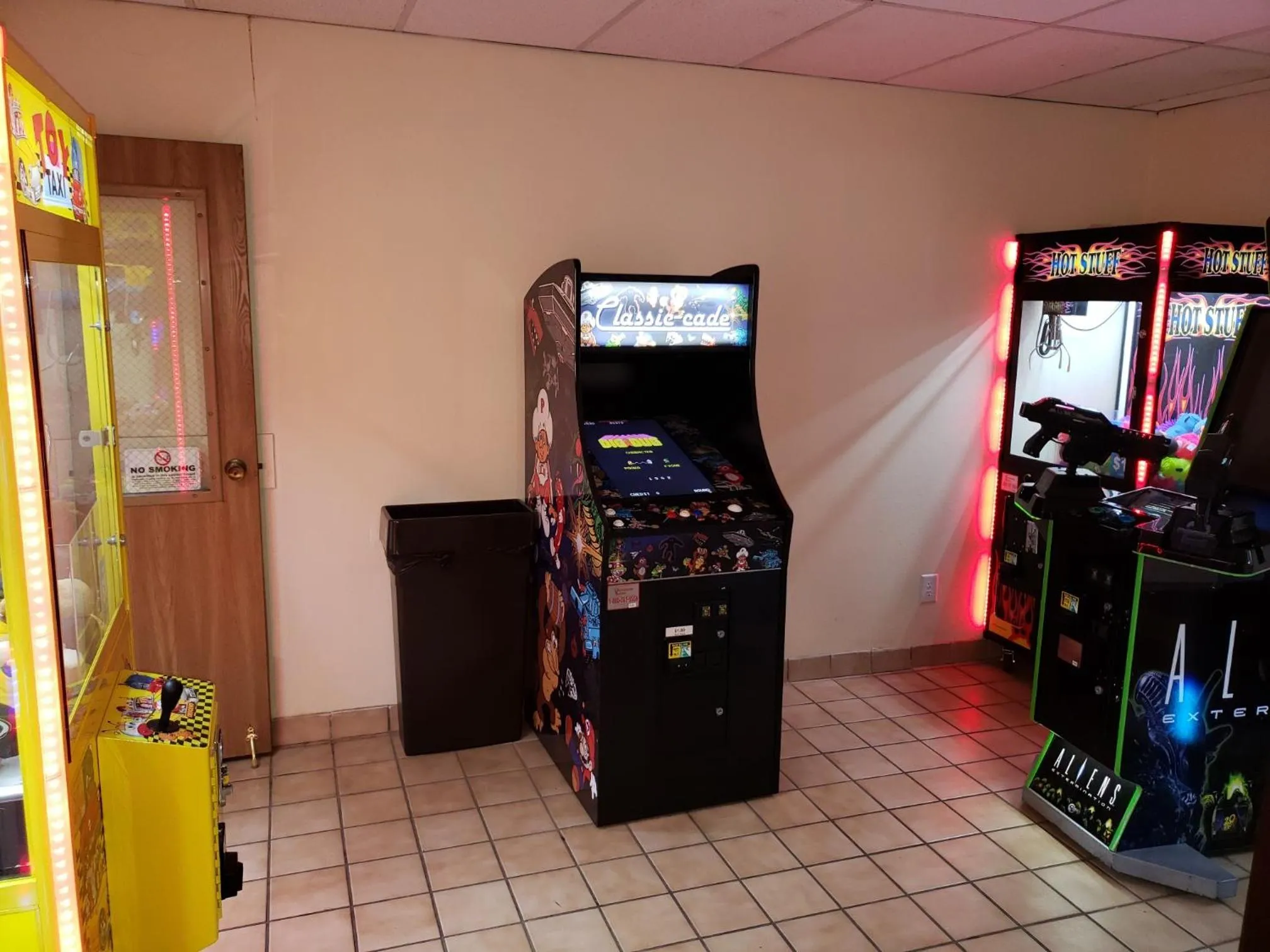 Game Room in Woodside Dells Hotel & Suites