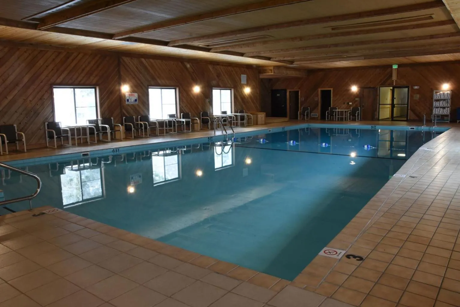 Swimming pool in Woodside Dells Hotel & Suites