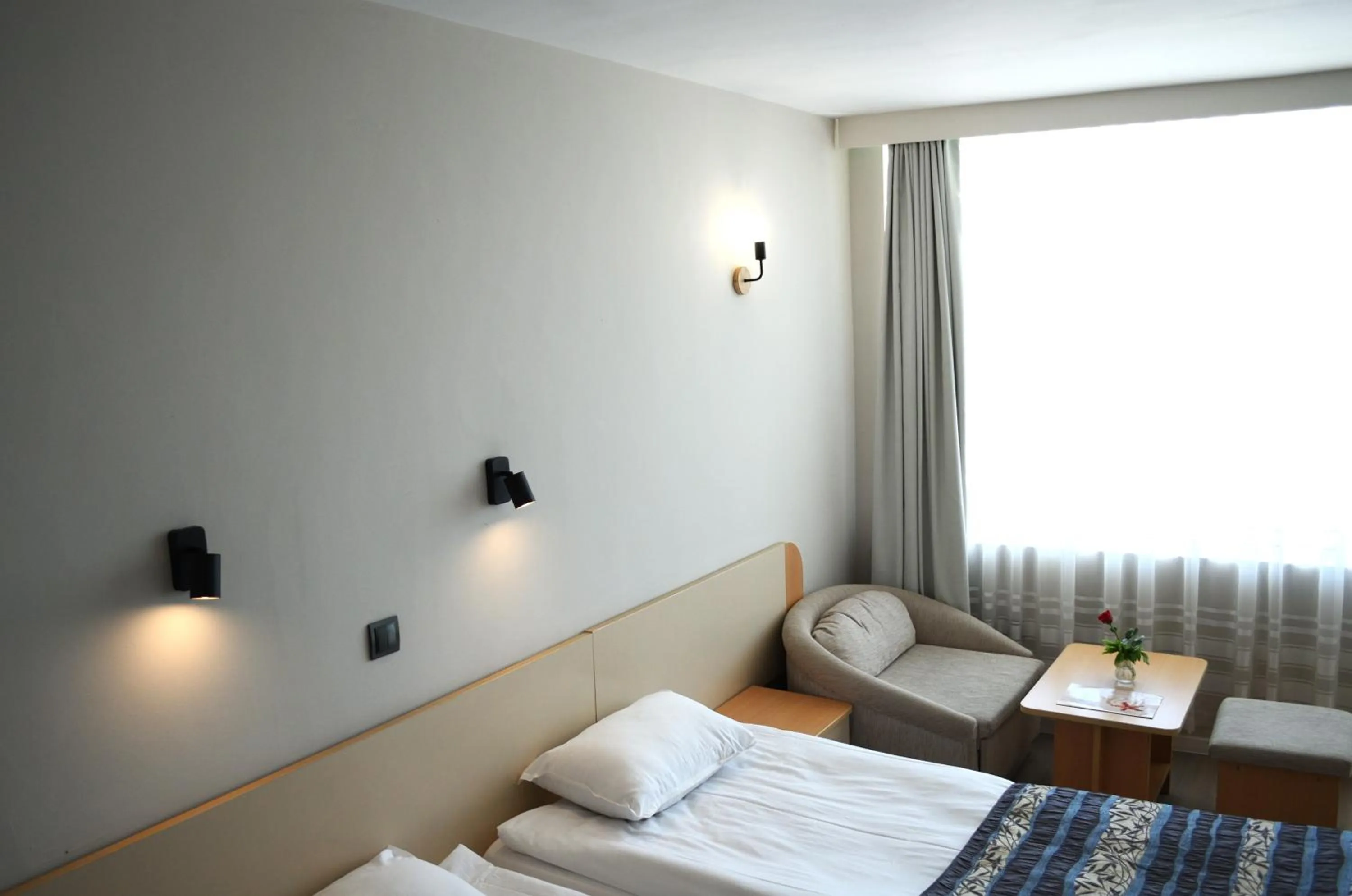 Photo of the whole room, Bed in Hotel Oasis - Beach Access