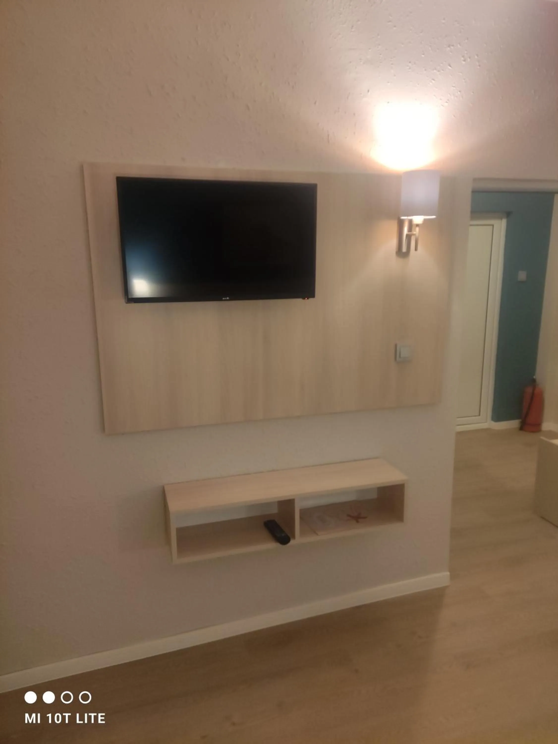 Bedroom in Hotel Oasis - Beach Access