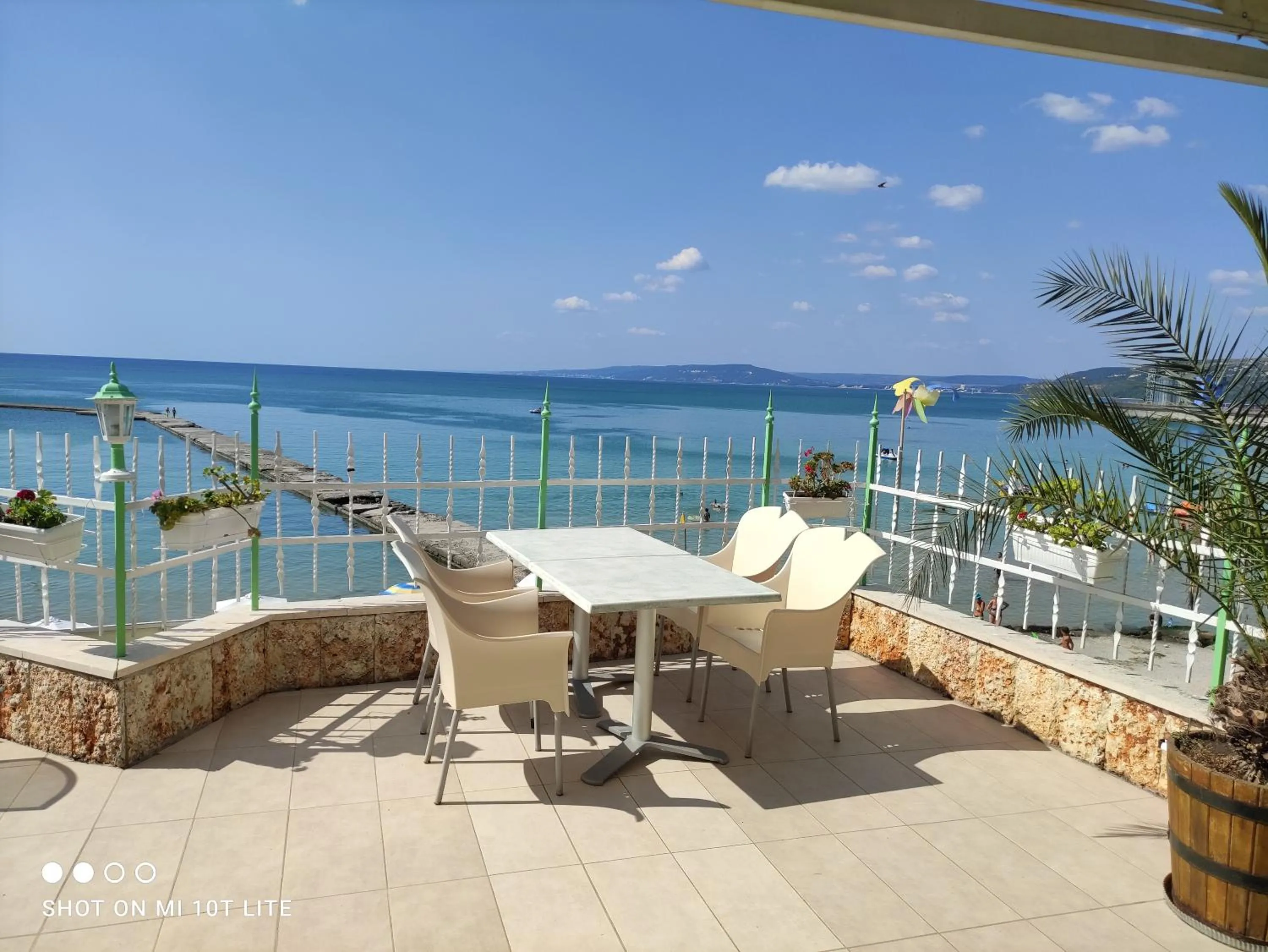 Restaurant/places to eat in Hotel Oasis - Beach Access