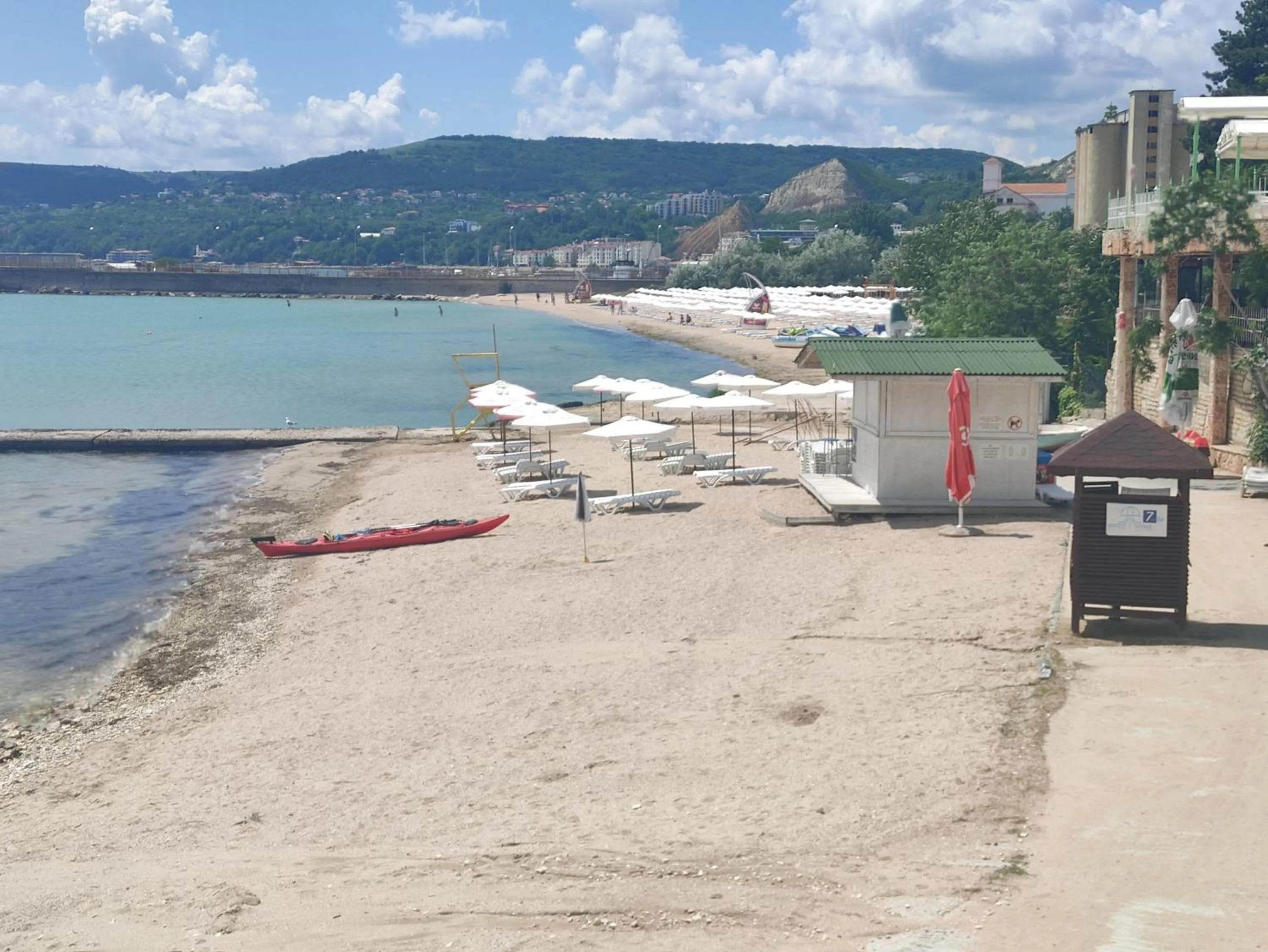Beach in Hotel Oasis - Beach Access