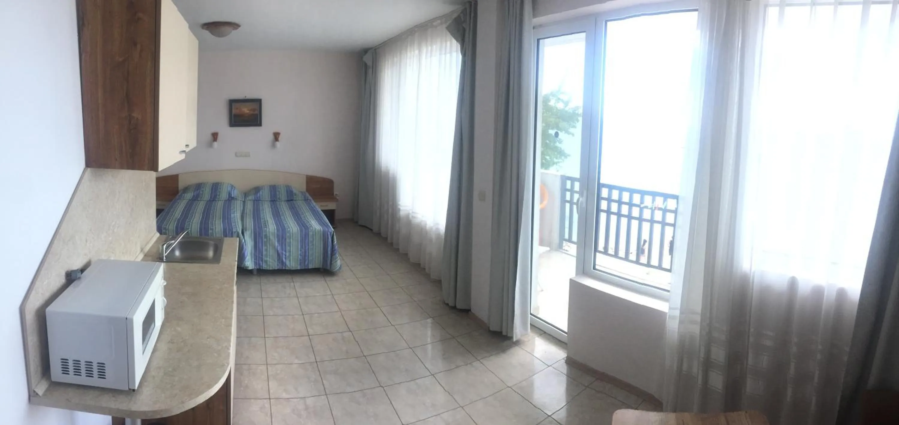 Photo of the whole room in Hotel Oasis - Beach Access