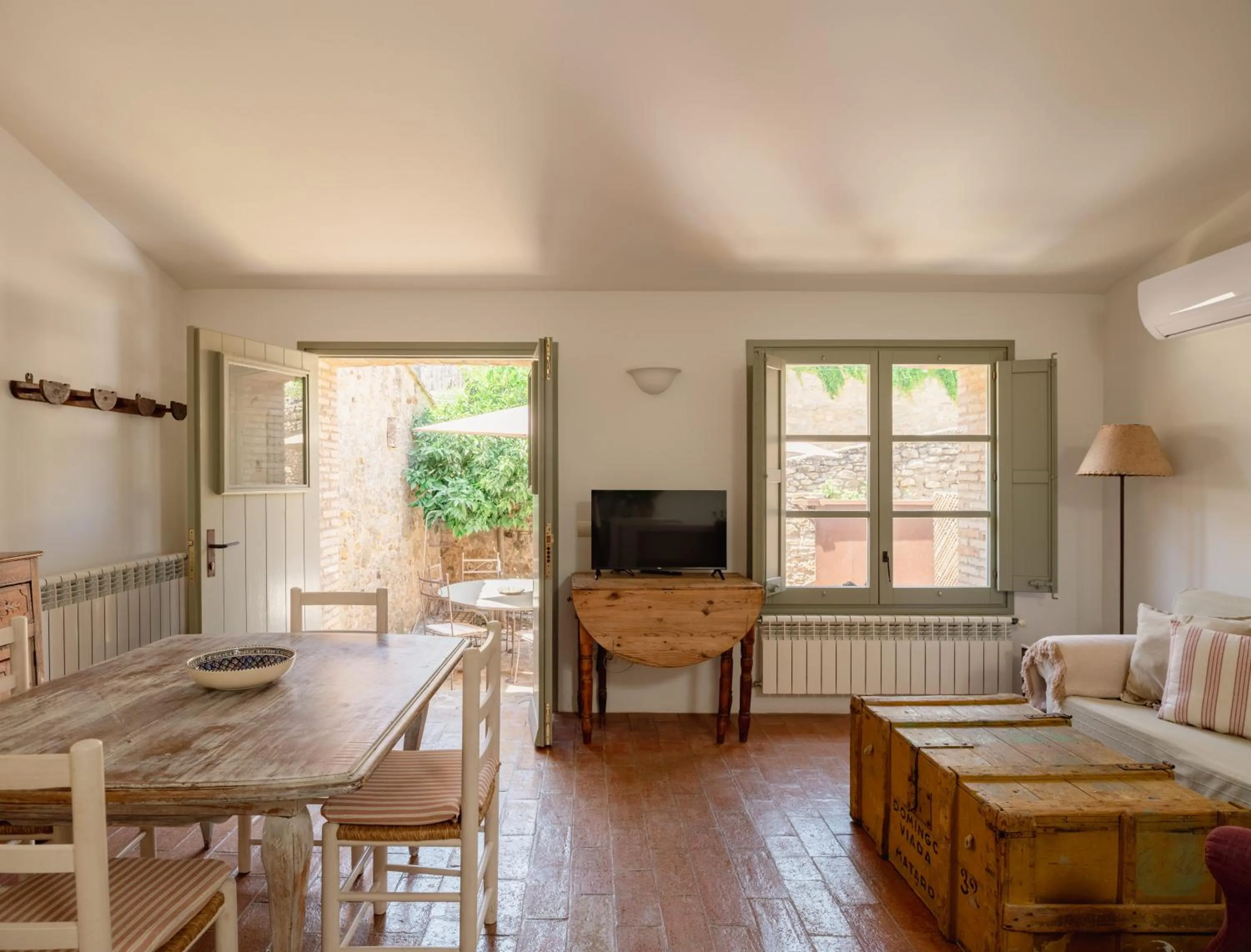 TV and multimedia in Can Bassa